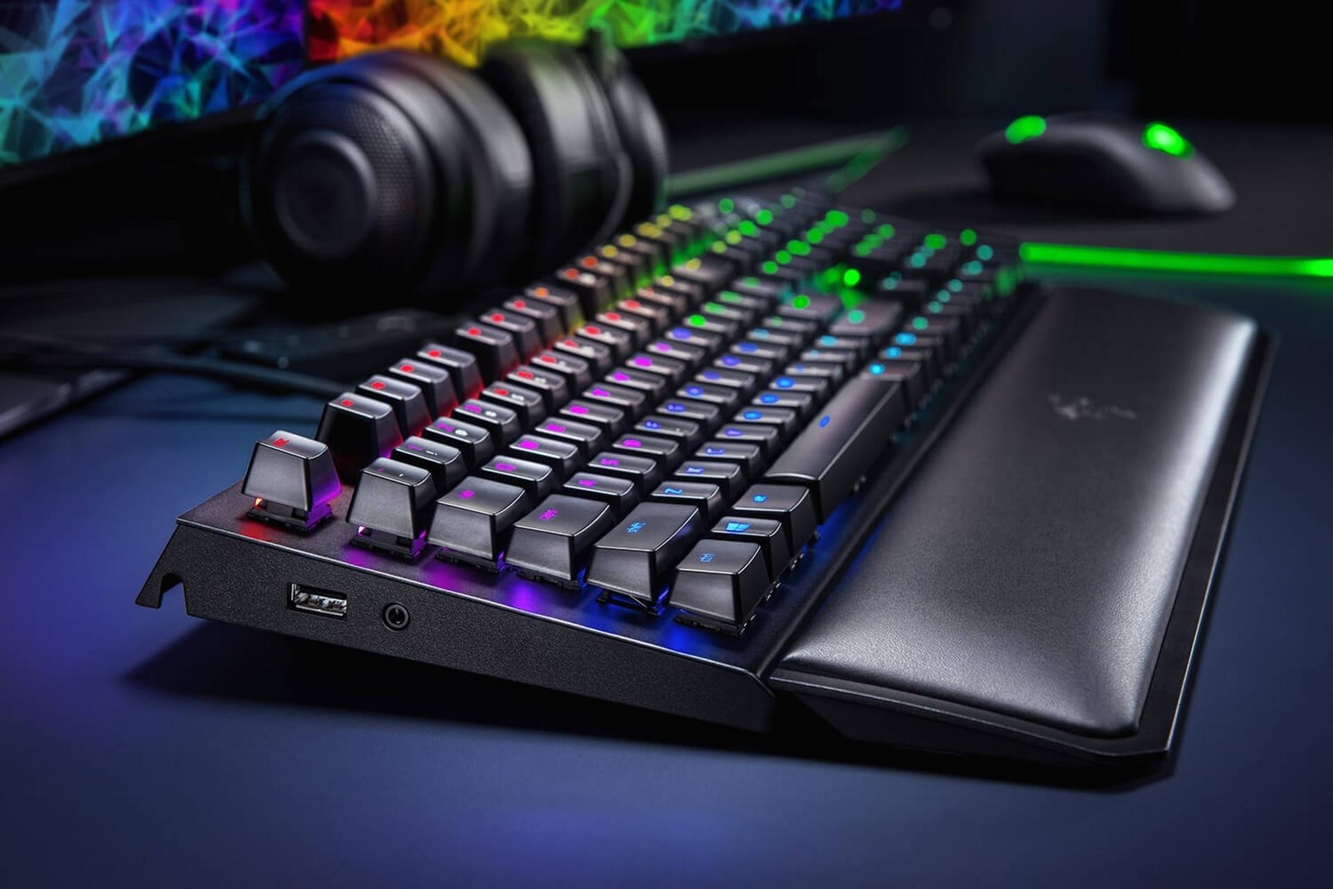 نمای سمت چپ Razer BlackWidow Elite