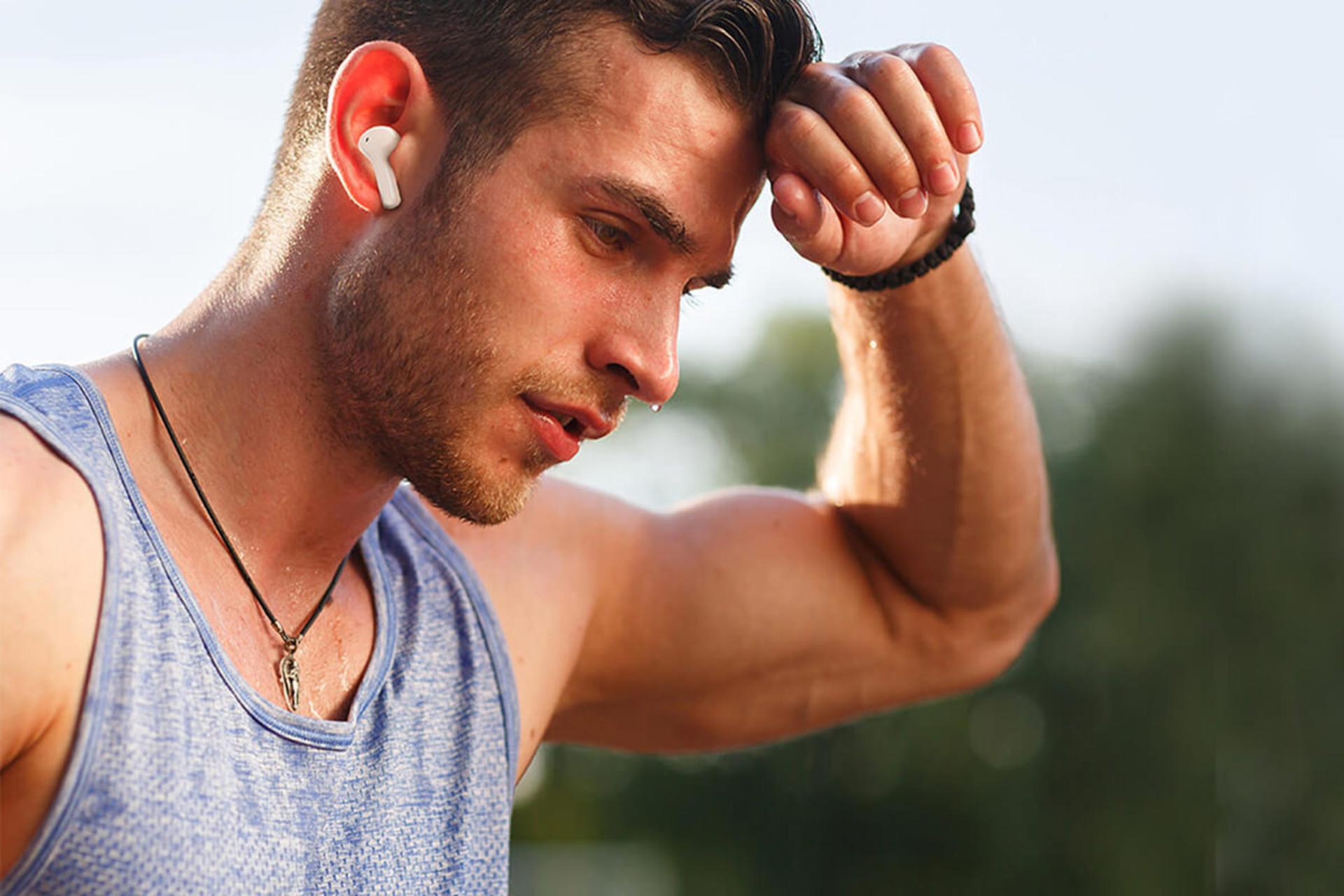 هدفون آنر Honor Choice روی گوش