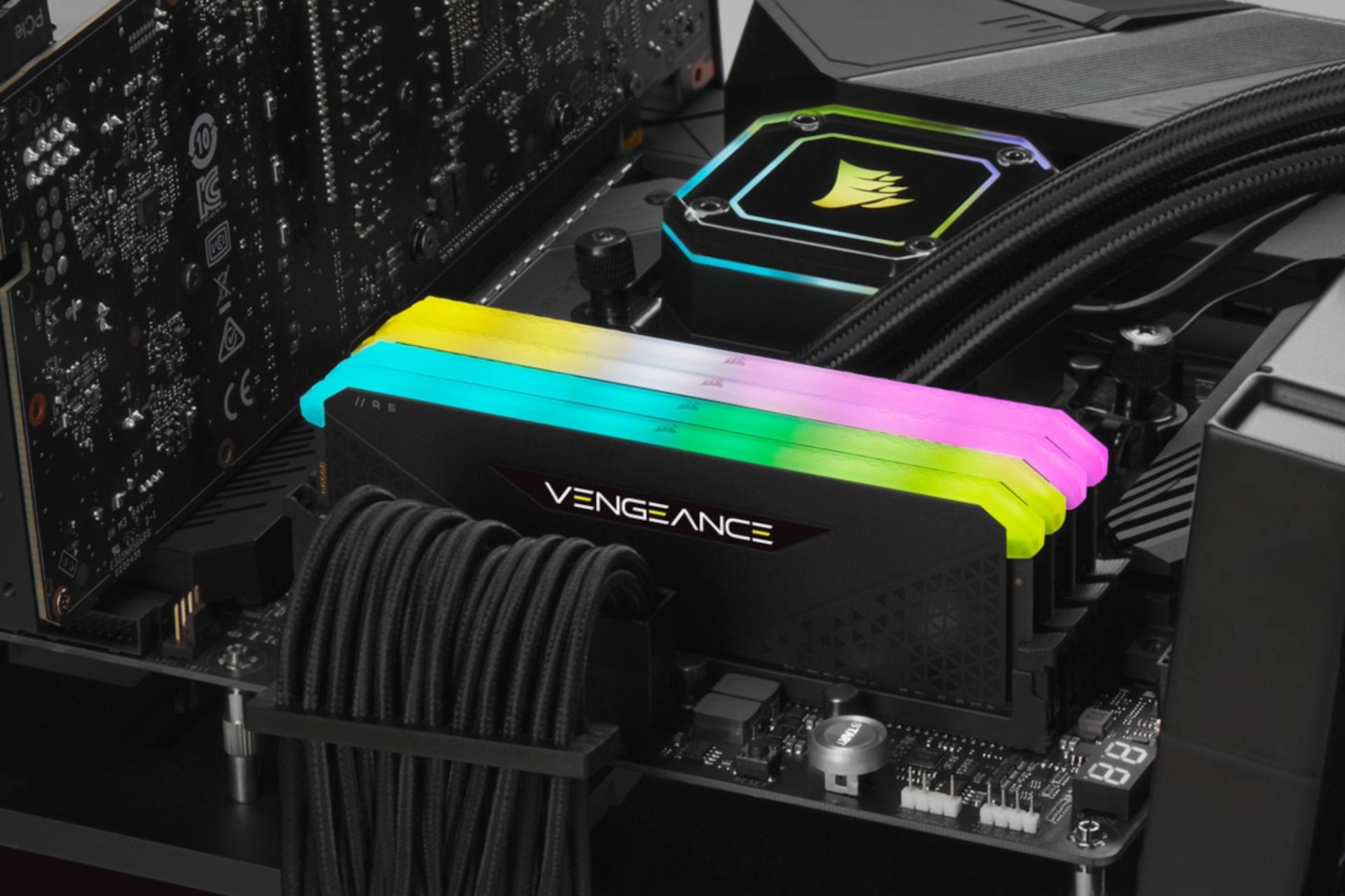 رم کورسیر VENGEANCE RGB RS از نوع DDR4-3200 روی مادربرد