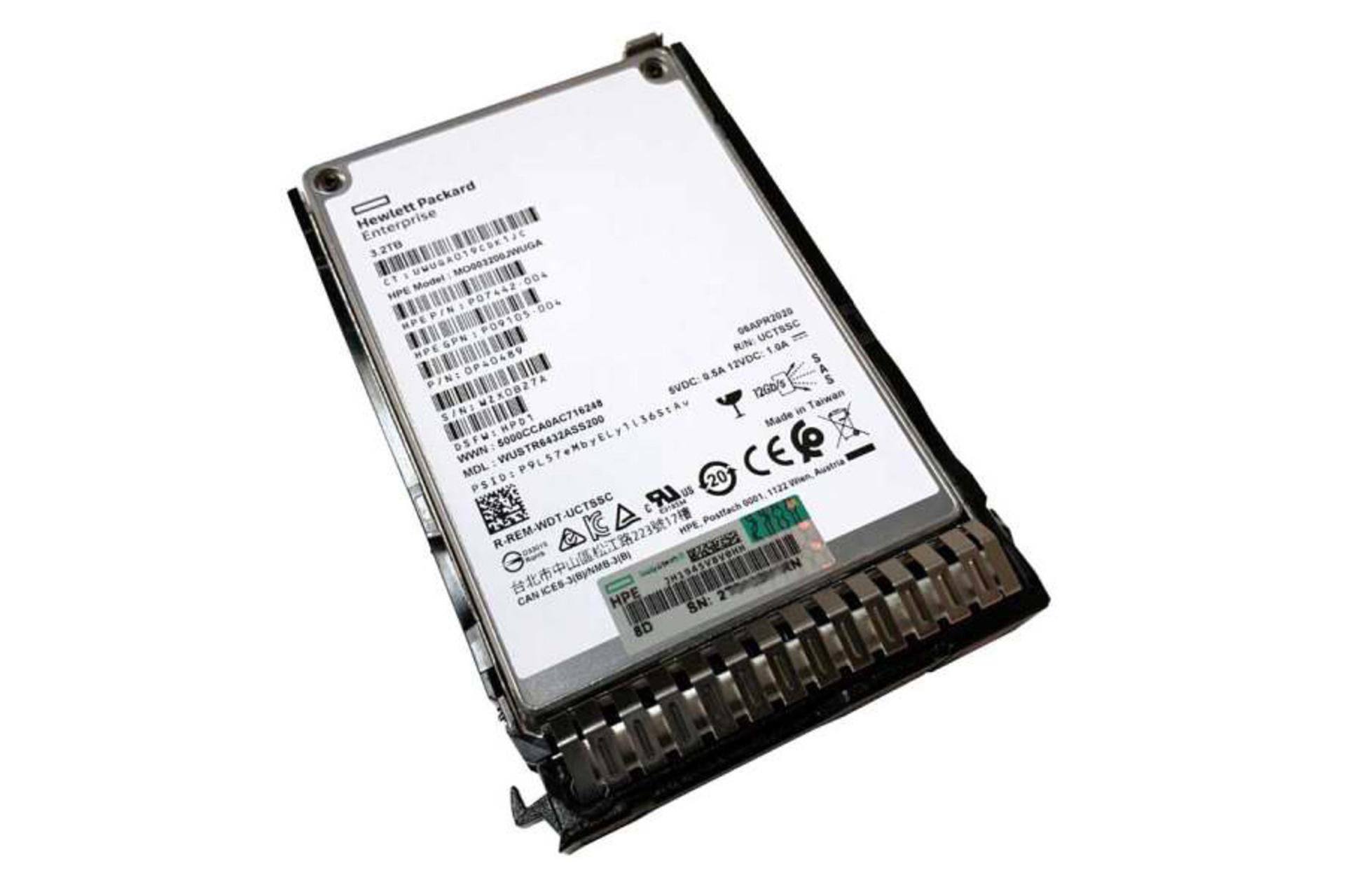 نمای جانبی SSD اچ پی ای P09094-B21 SAS 2.5 Inch ظرفیت 3.2 ترابایت