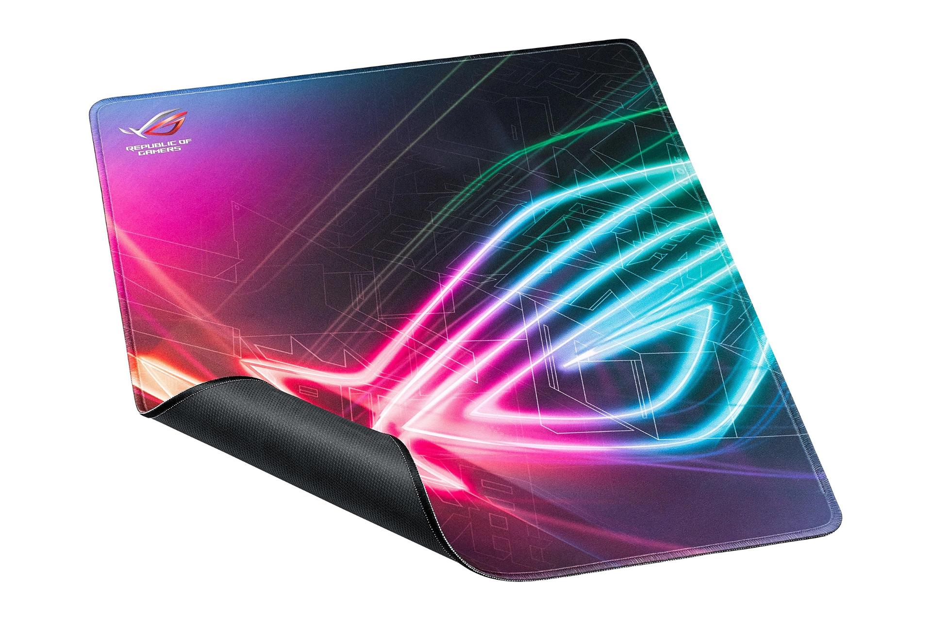 نمایش زیر لاستیکی و ضد لغزش ماوس پد ایسوس ROG Strix Edge