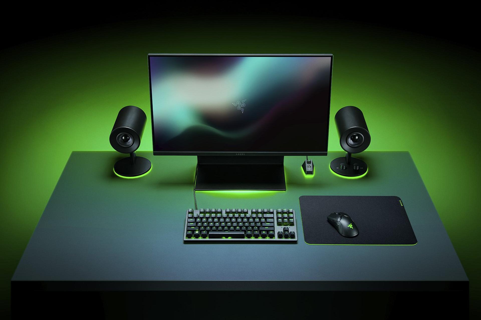 ماوس پد ریزر Razer Gigantus V2 Medium روی میز