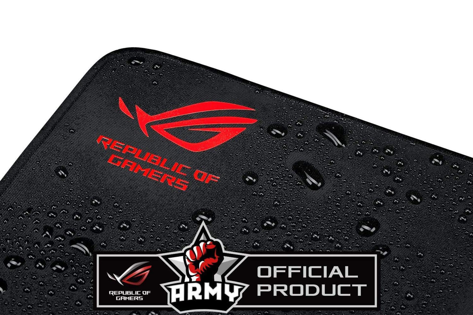 نمایش ضد آب بودن ماوس پد ایسوس ROG SCABBARD