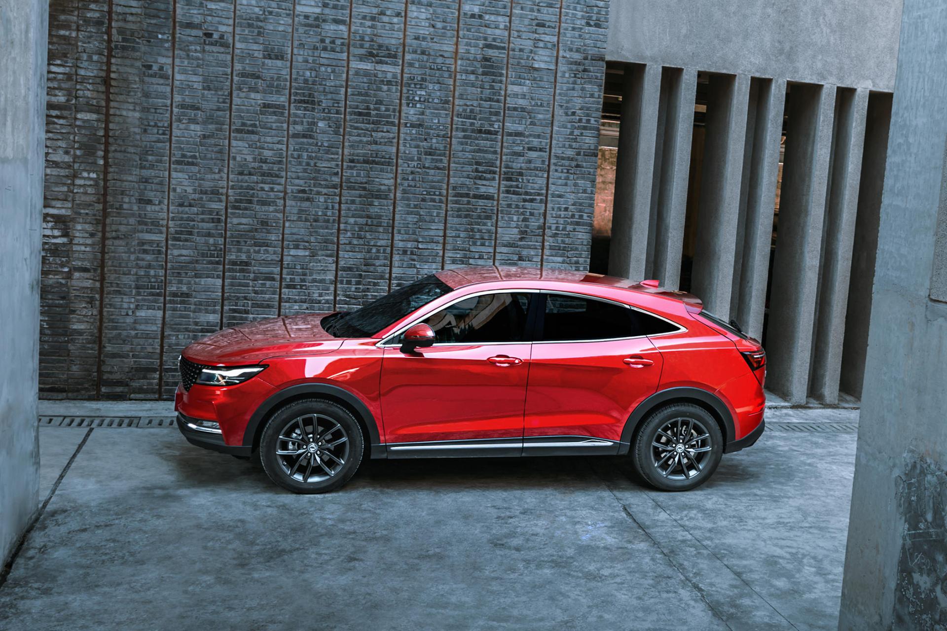 نمای جانبی خودرو دیگنیتی پرایم Dongfeng iX5 Dignity Prime