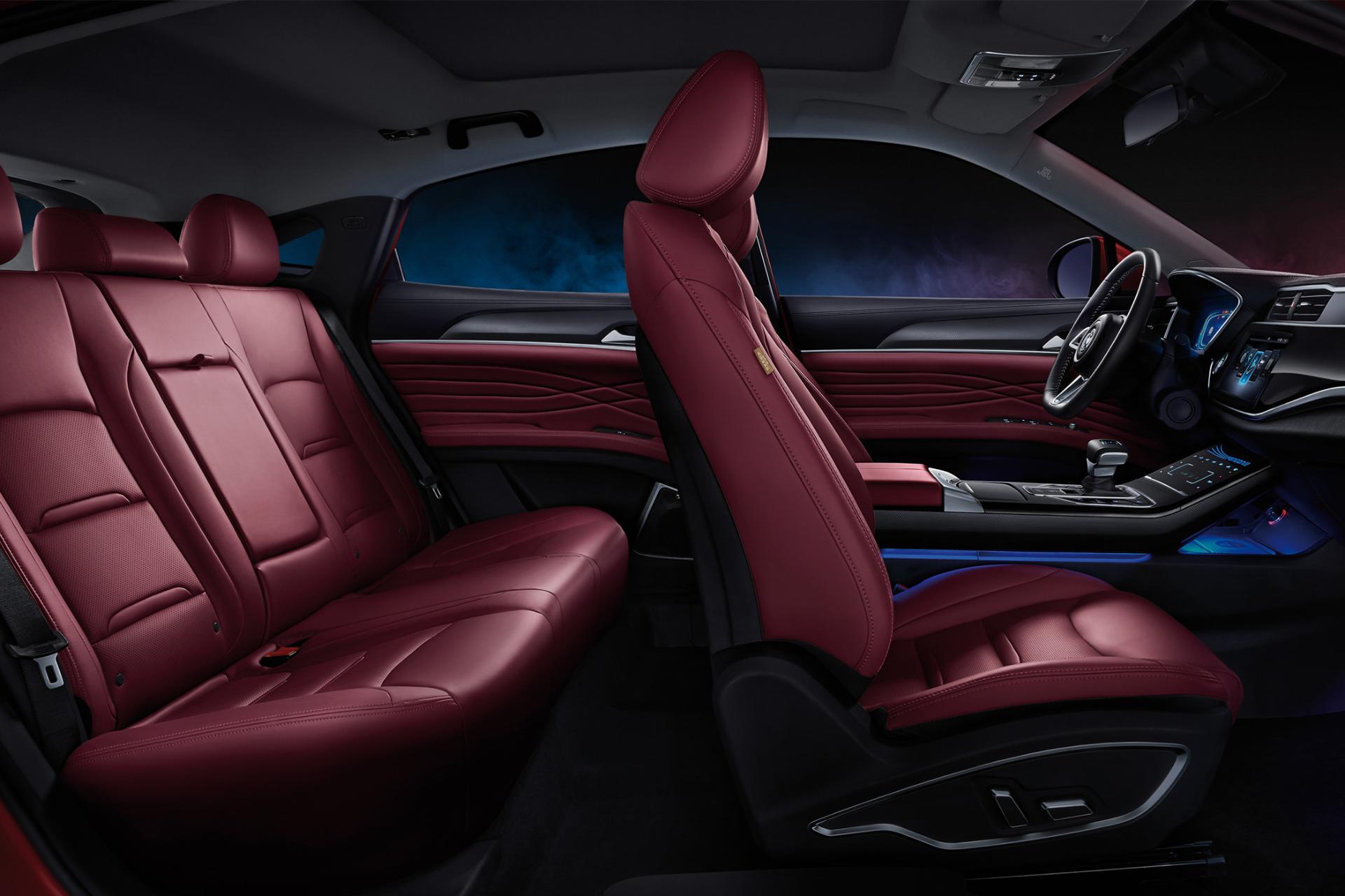 فضای داخلی خودرو دیگنیتی پرایم Dongfeng iX5 Dignity Prime