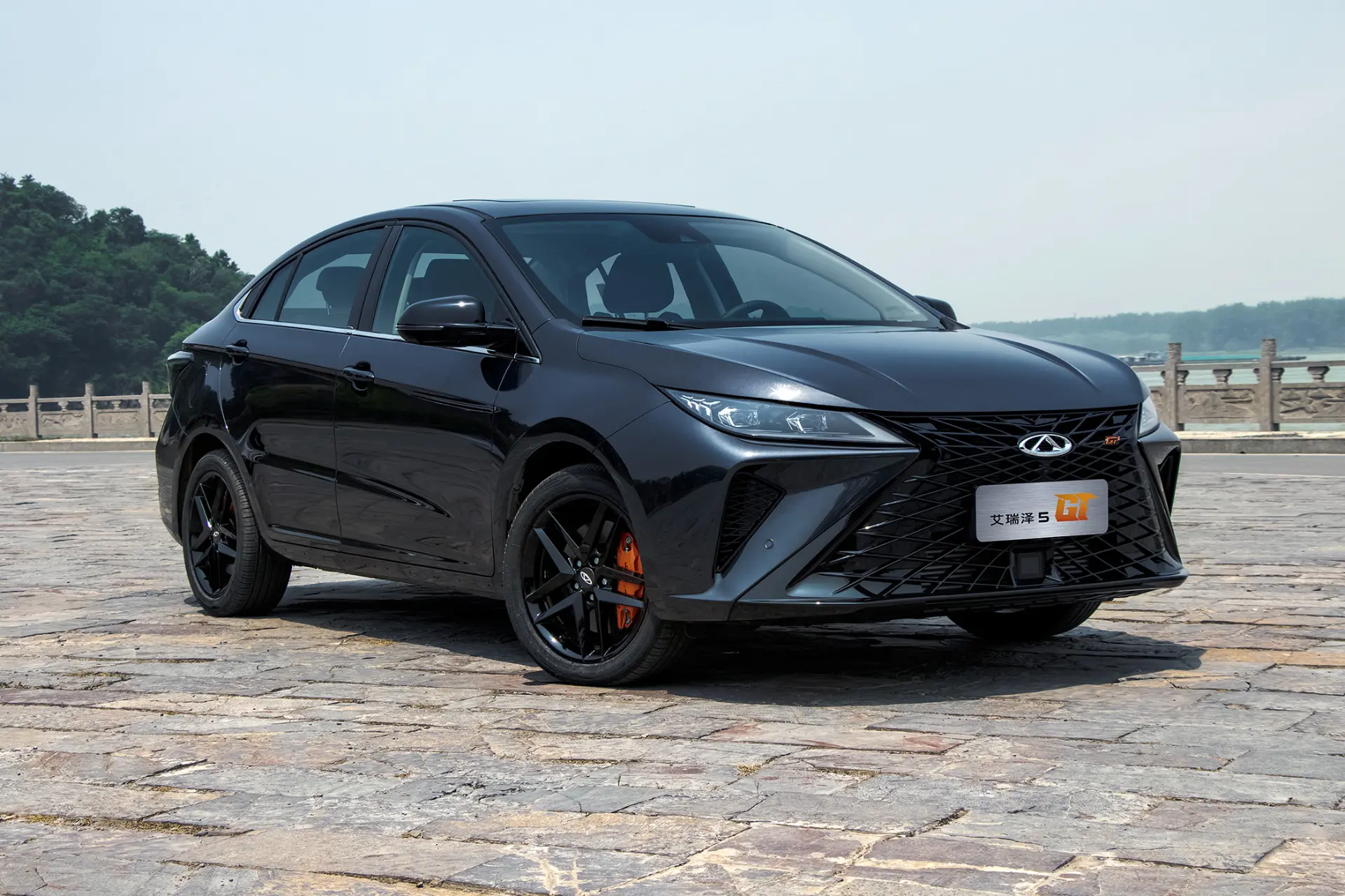 مرجع متخصصين ايران خودرو چري آريزو Chery Arrizo 6 GT نماي جلو