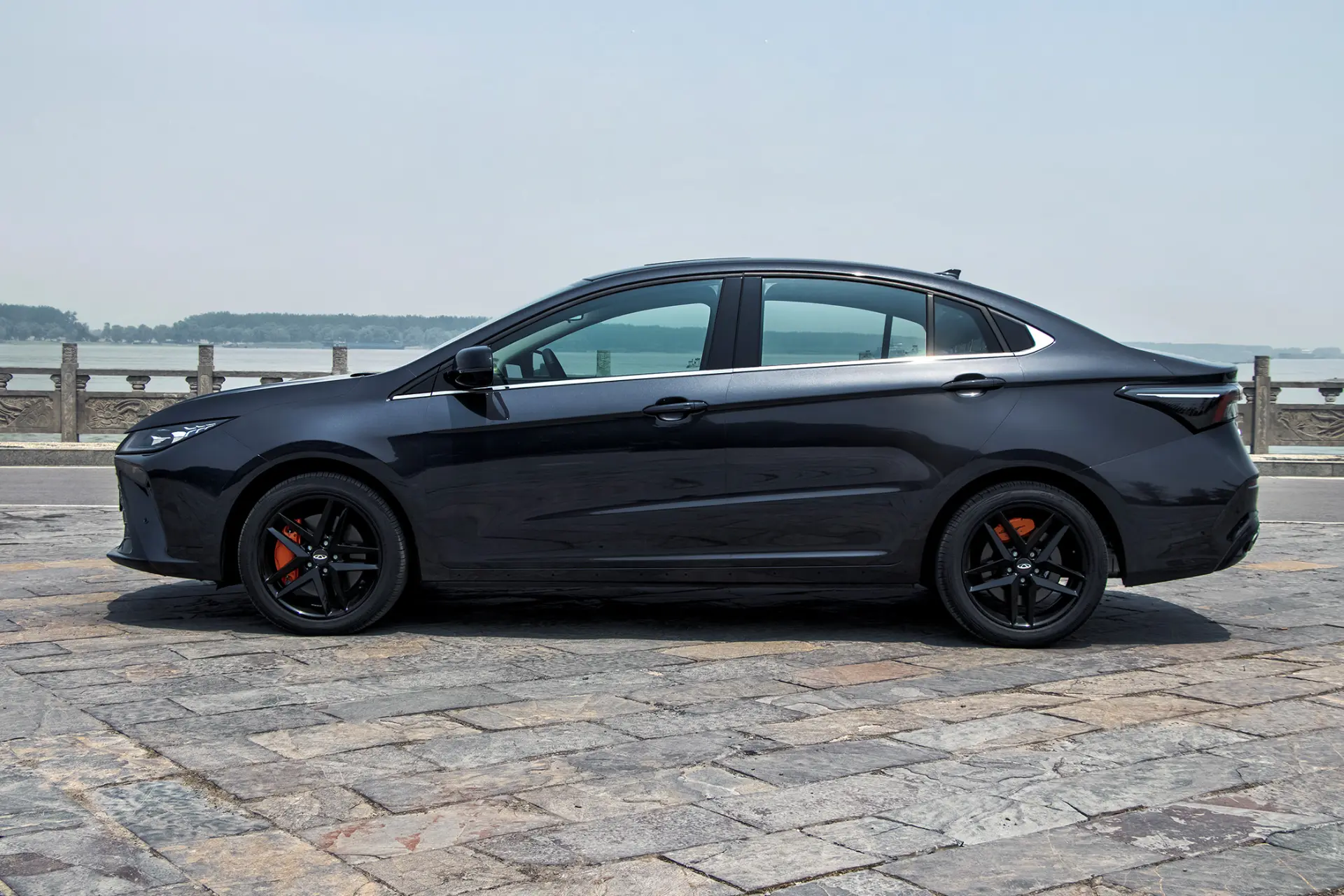 مرجع متخصصين ايران خودرو چري آريزو Chery Arrizo 6 GT نماي جانبي
