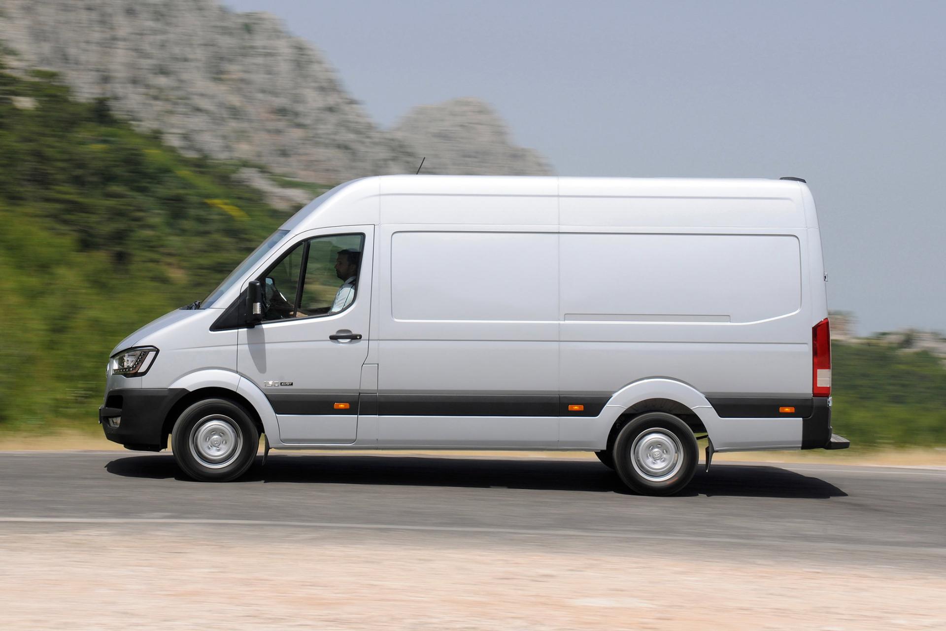ون هیوندای Hyundai H350 نمای جانبی