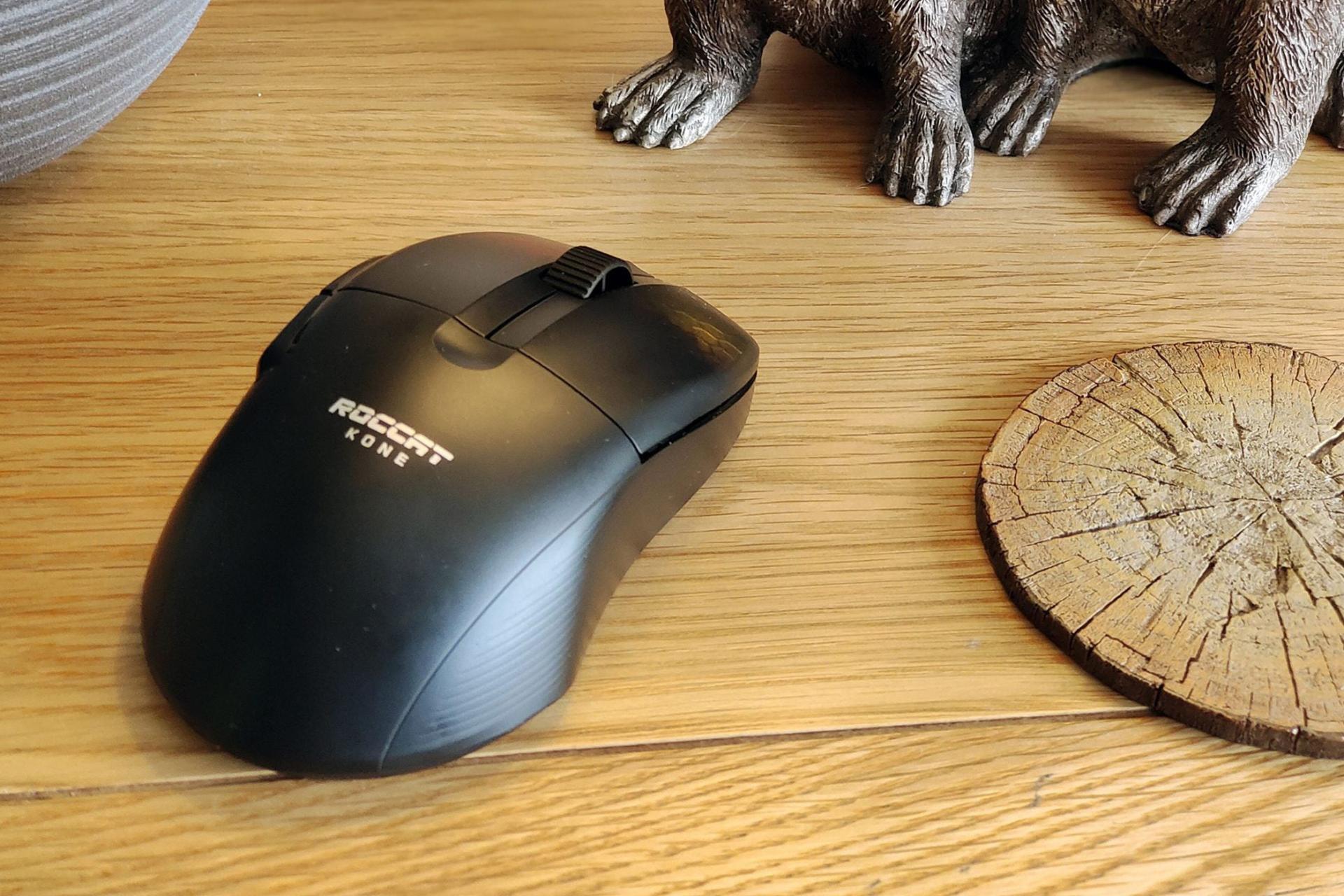 نمای درحال کار ماوس روکات Roccat Kone Pro Air