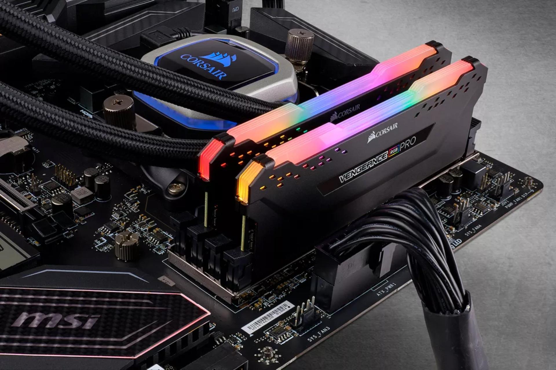 نمای بالا رم کورسیر VENGEANCE RGB PRO SL ظرفیت 16 گیگابایت (2x8) از نوع DDR4-3600