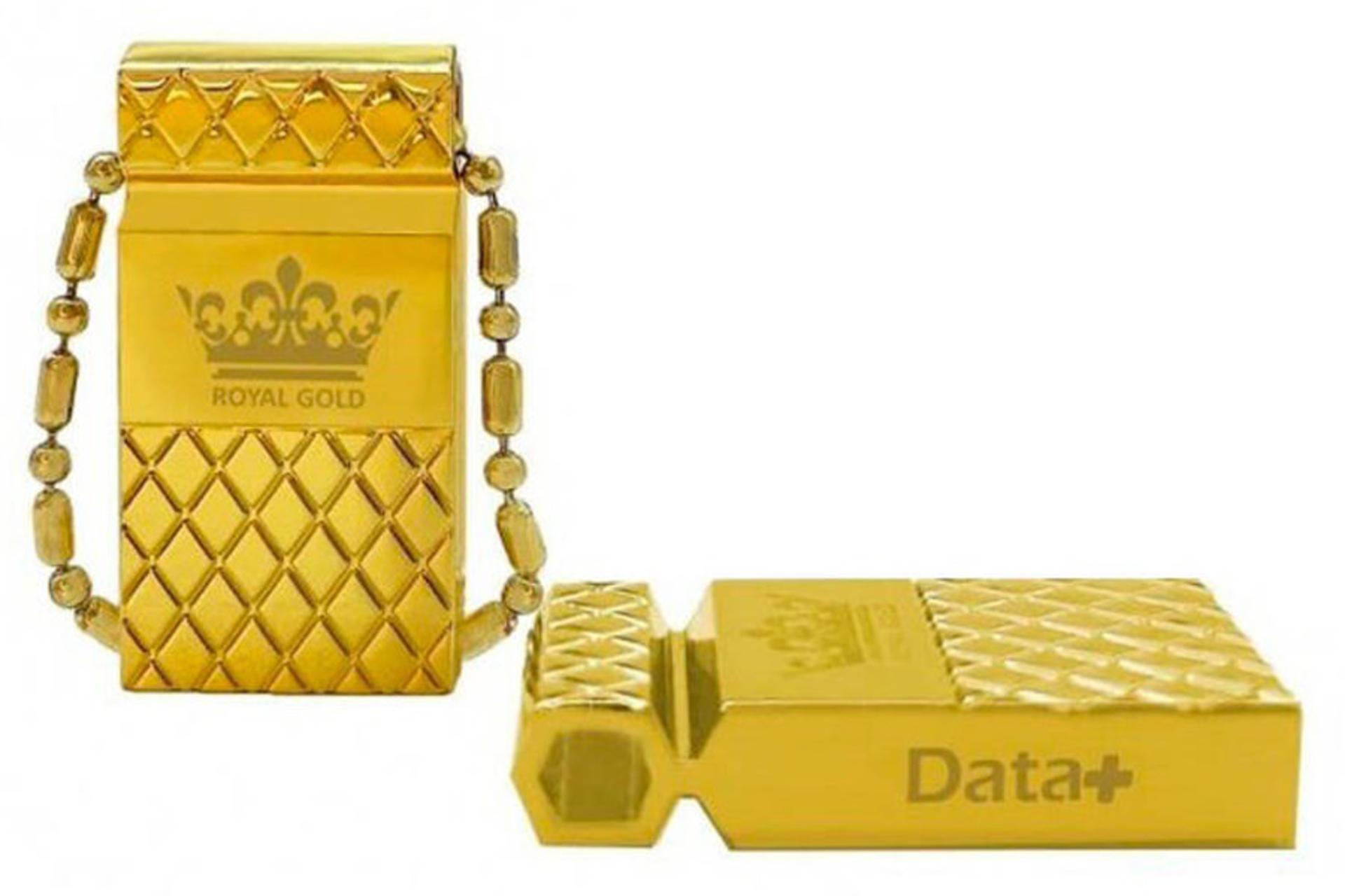 نمای جانبی فلش مموری دیتاپلاس مدل رویال گلد ظرفیت 32 گیگابایت