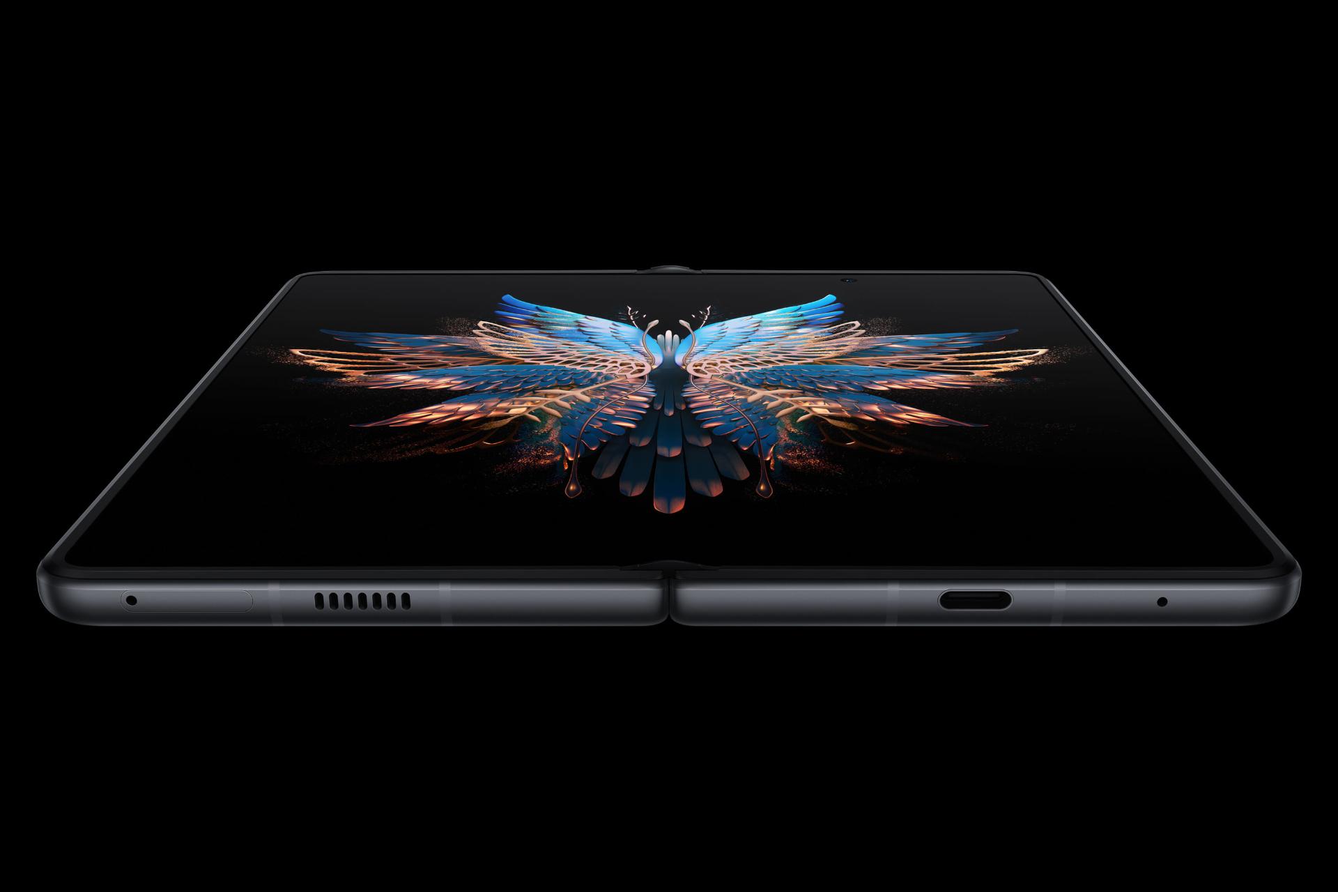 نمای جانبی گوشی موبایل فانتوم V Fold تکنو / Tecno Phantom V Fold