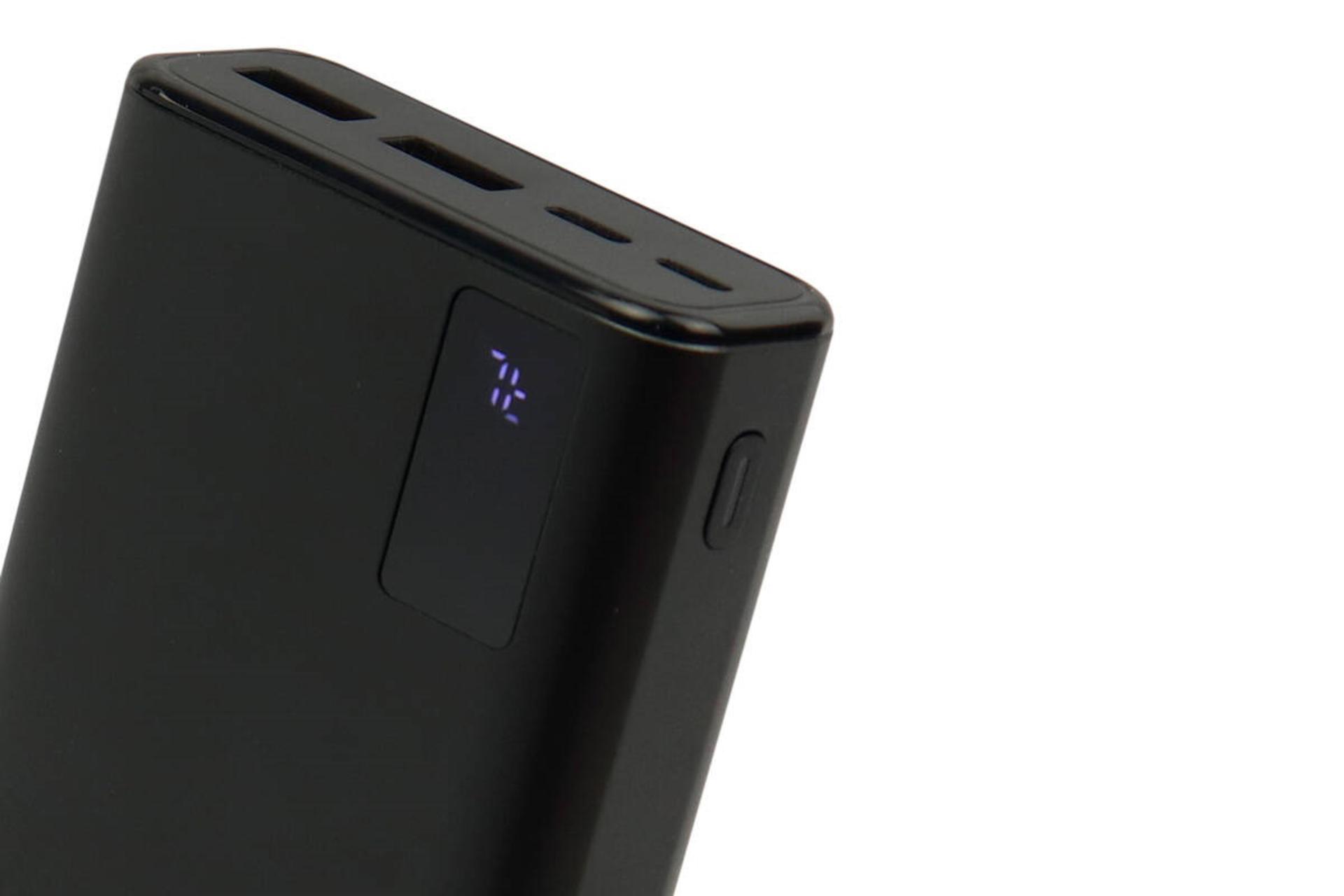 نمایشگر و درگاه خروجی پاور بانک تسکو TP 882L