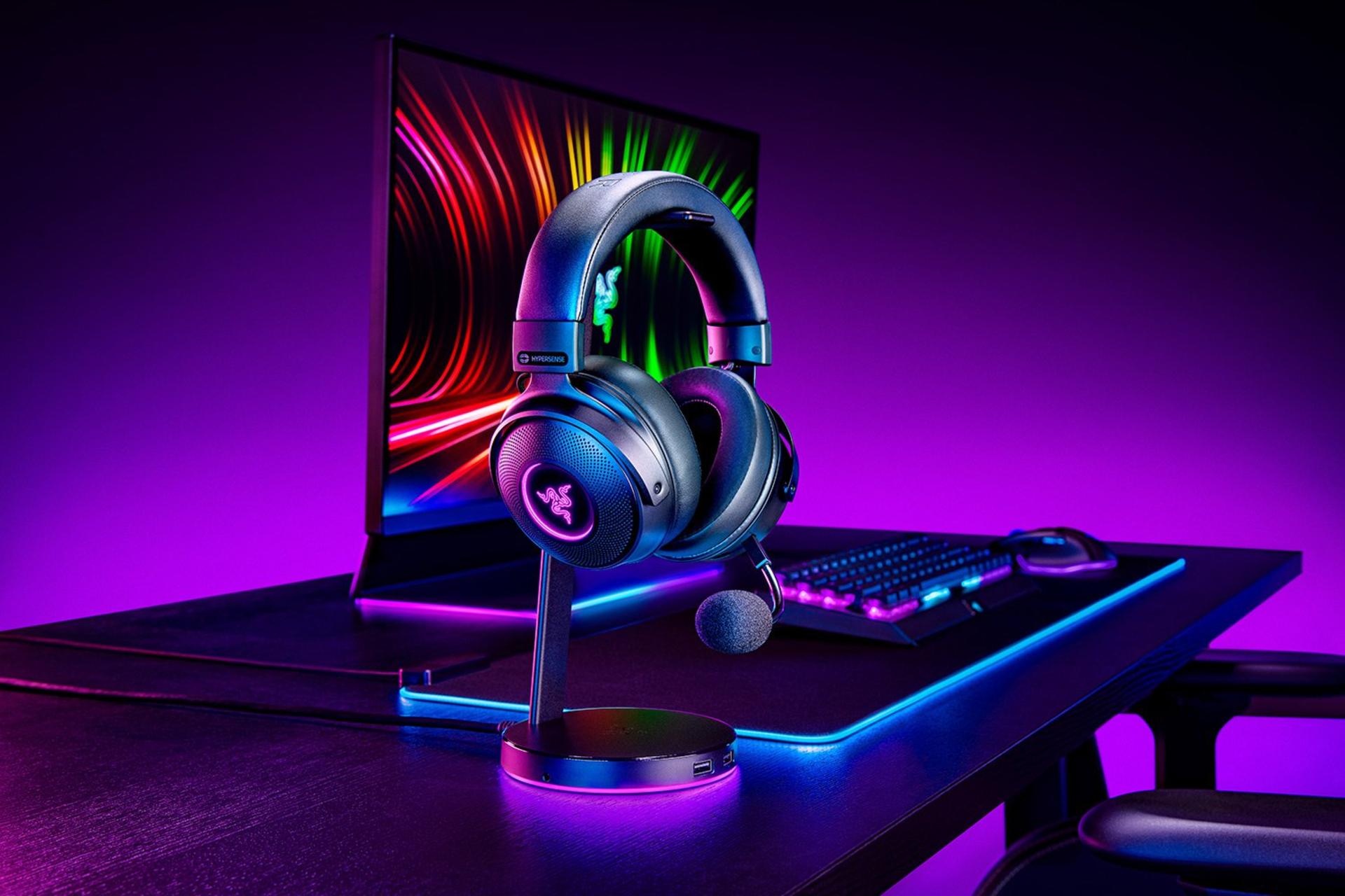 هدست گیمینگ ریزر کراکن Razer Kraken V3 Pro روی پایه