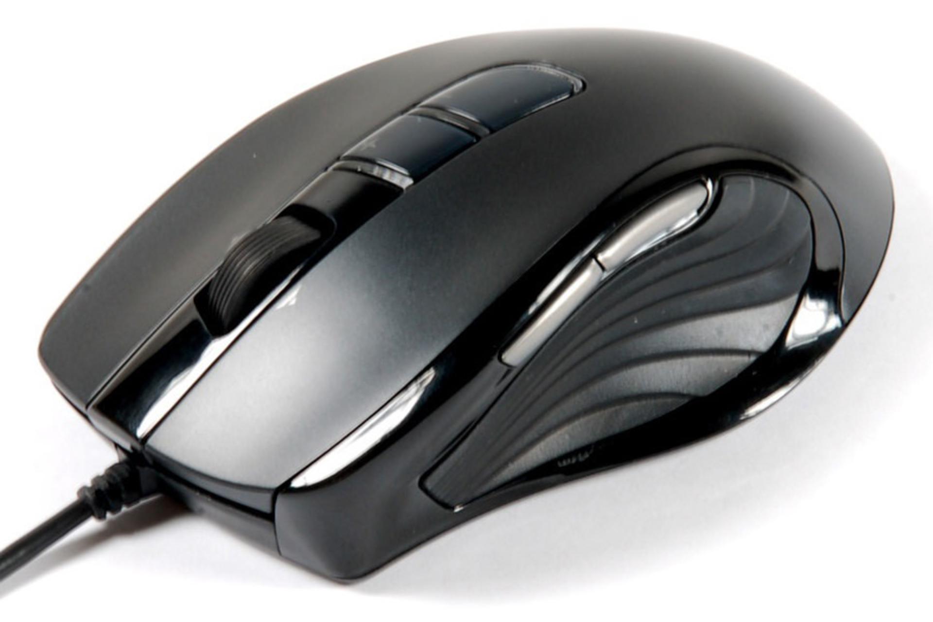 نمای جانبی ماوس گیگابایت M6900