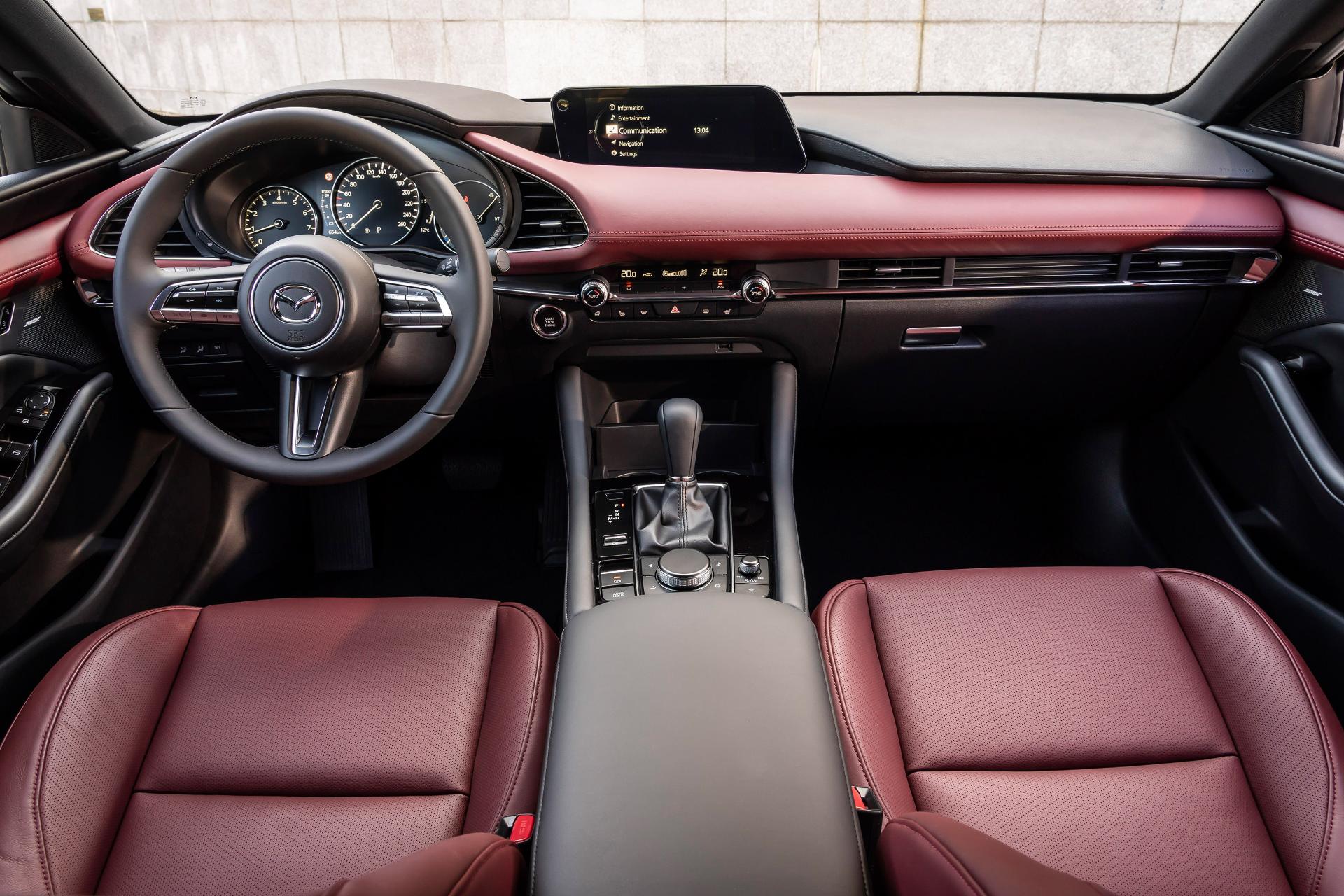 خودرو مزدا Mazda 3 2023 نمای داخل