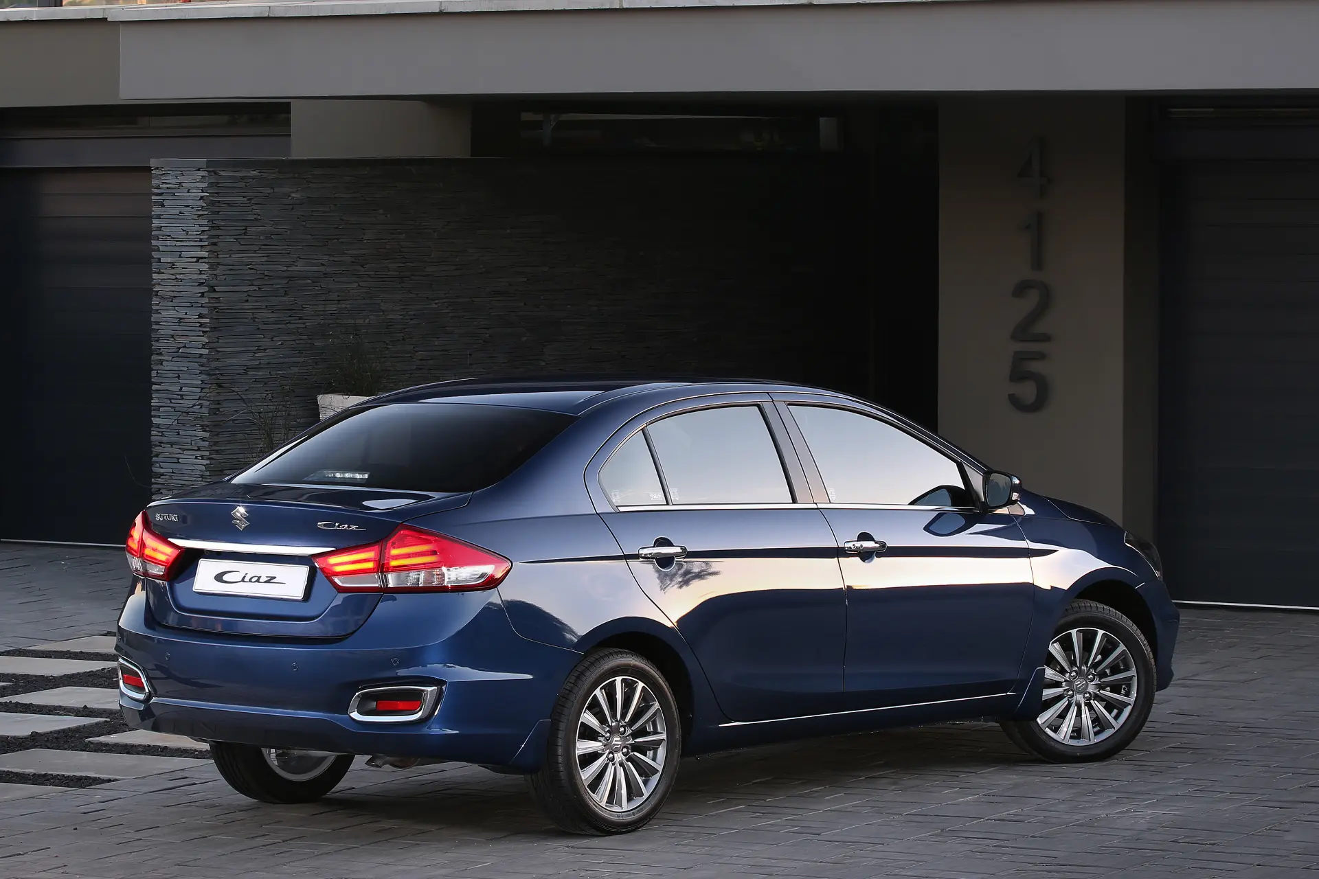 خودرو سوزوکی سیاز Suzuki Ciaz 2023 نمای پشت