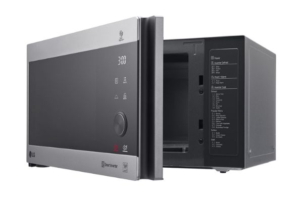 مایکروفر ال جی LG MH8265CIS نمای جلو با درب باز