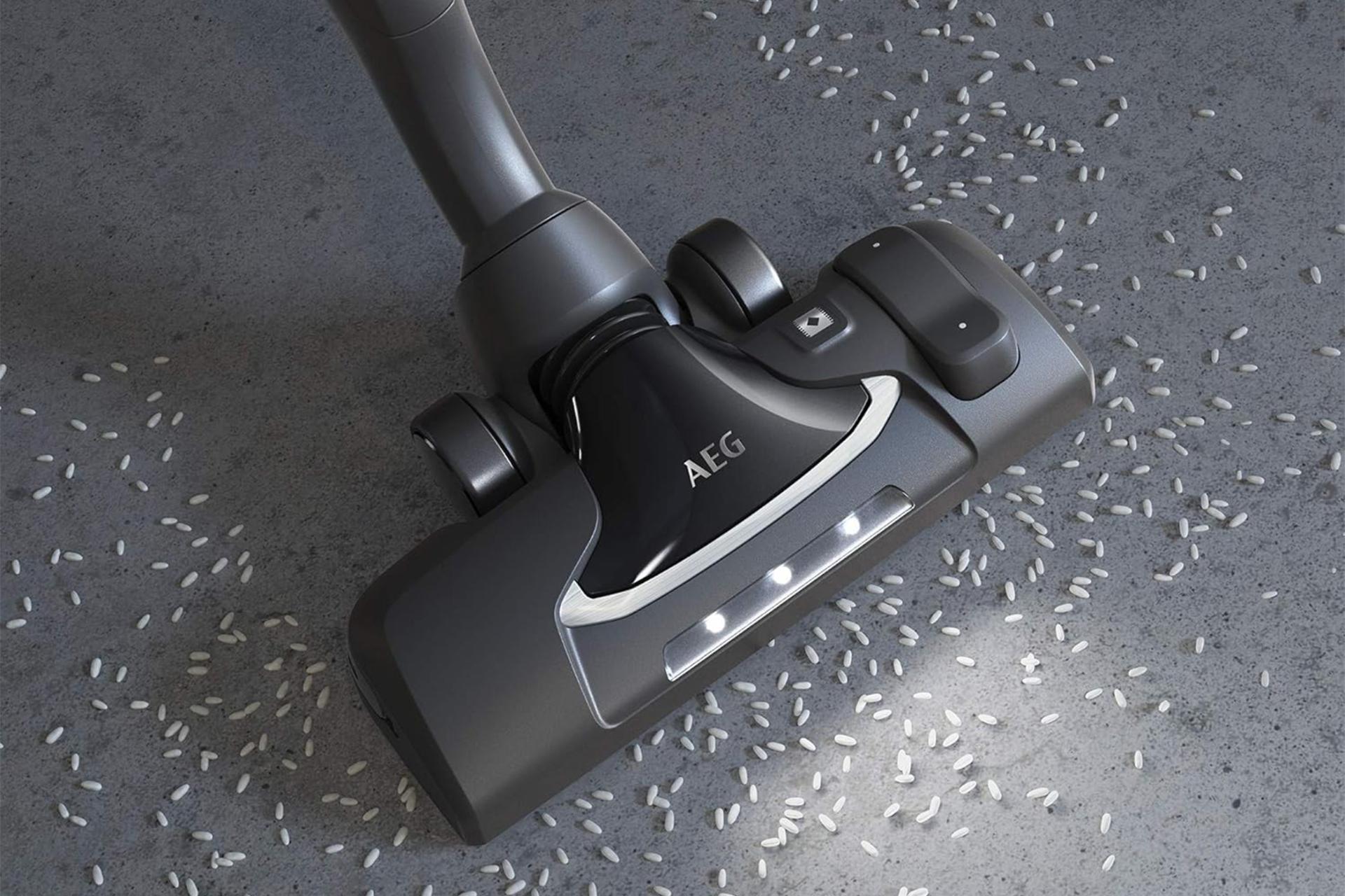 پارویی با چراغ های روشن جاروبرقی آ ا گ AEG VX9-4-8IBX