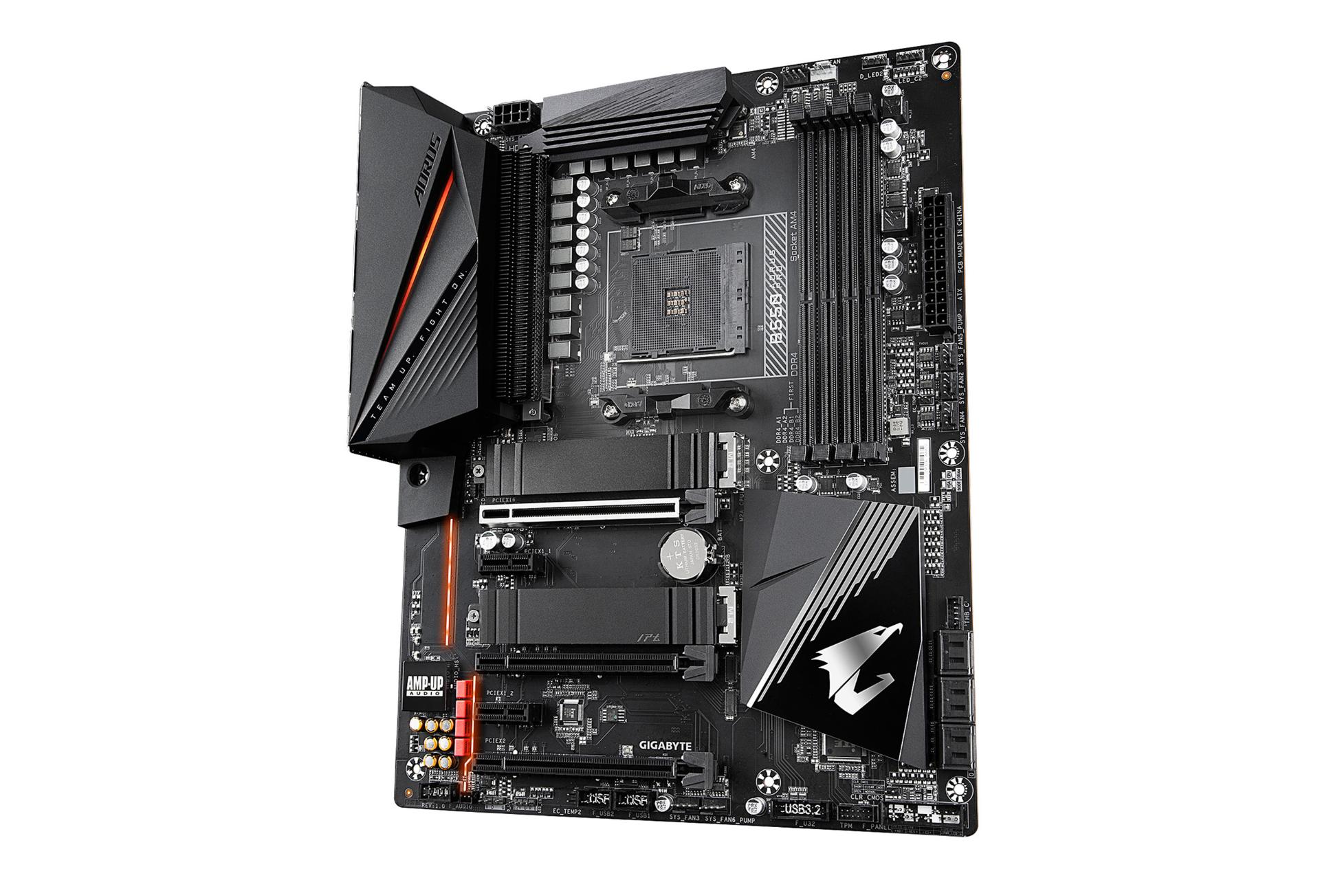 نمای کناری مادربرد گیگابایت GIGABYTE B550 AORUS PRO (rev. 1.0)