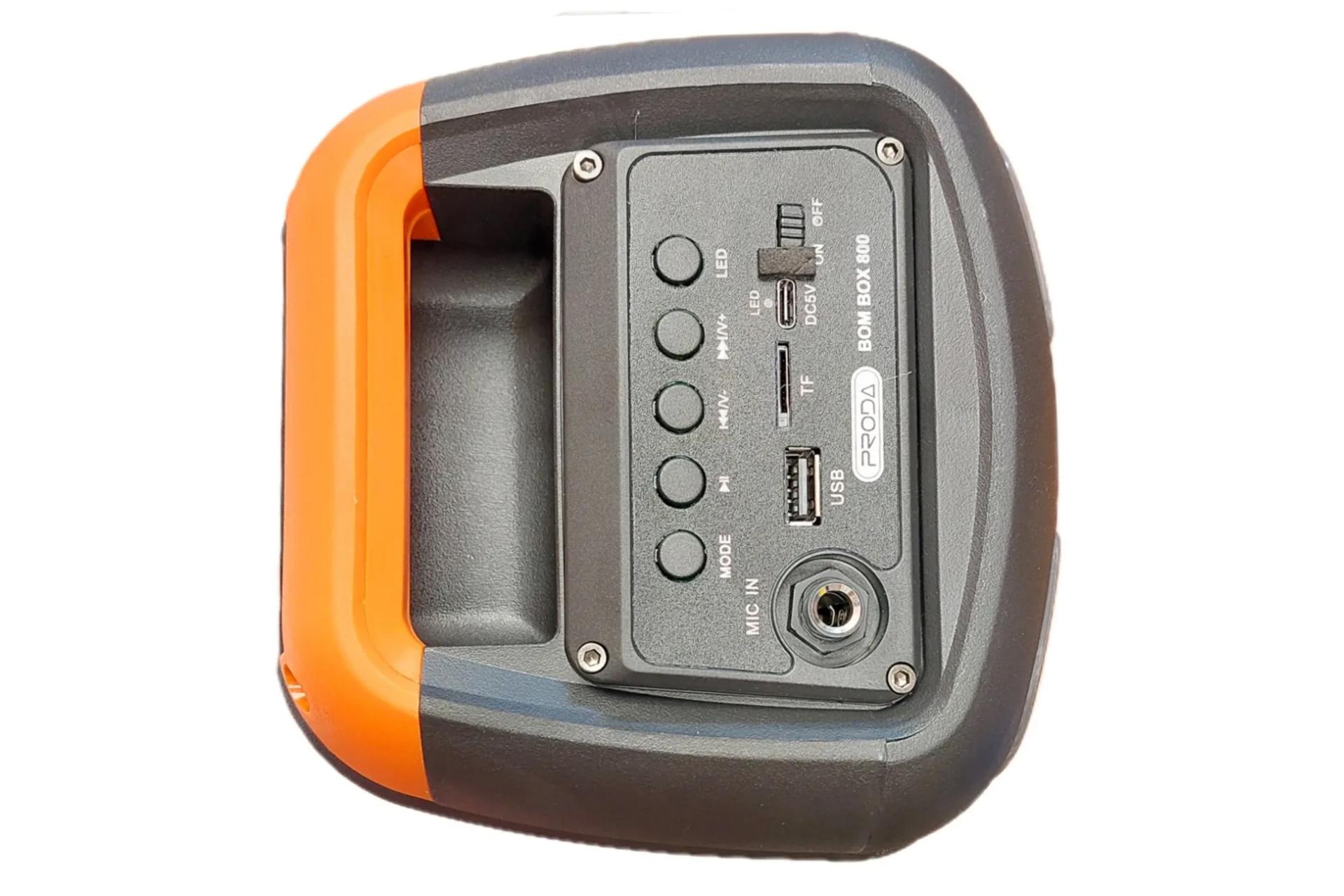 نمای بالا و دکمه های کنترل اسپیکر پرودا BOM BOX 800