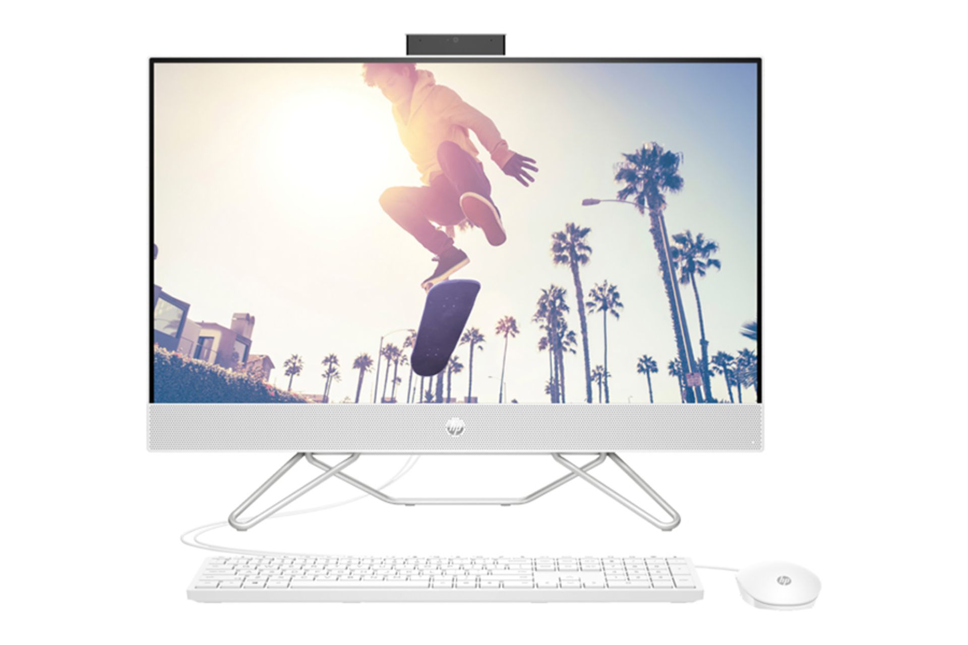 نمای روبه‌روی All in One cb1126nh اچ پی با نمایشگر روشن و نمایش ماوس و کیبورد