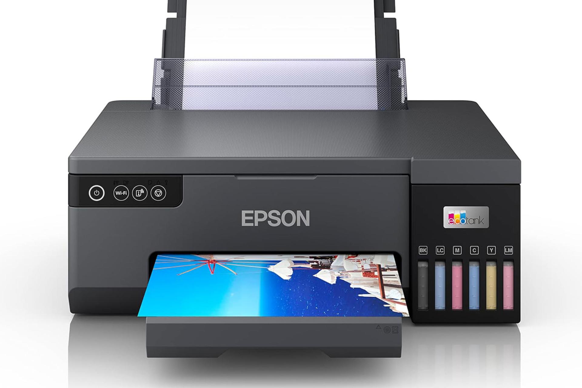 پرینتر اپسون Epson EcoTank L8050 نمای جلو در حال چاپ عکس