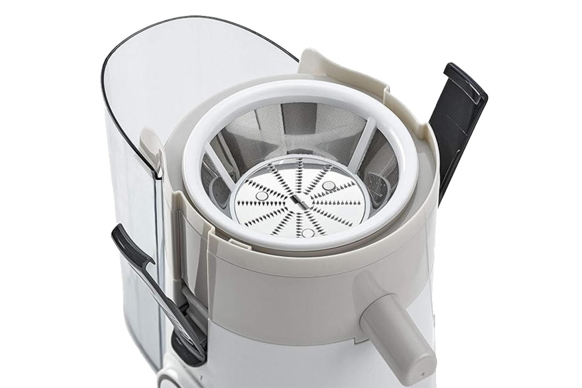 نمای نزدیک صافی استیل آبمیوه‌گیری بلک اند دکر JE250