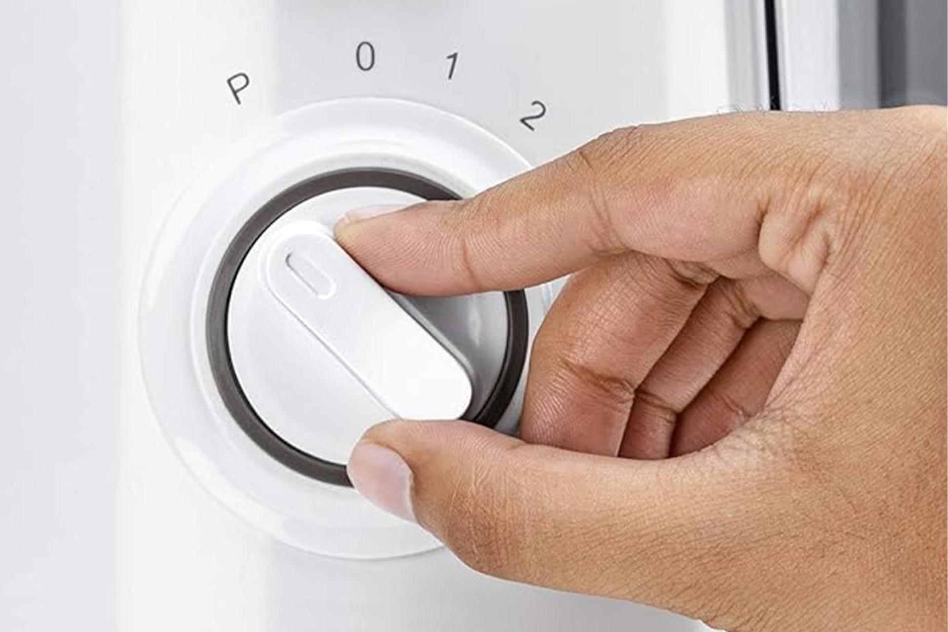 کلید تنظیم سرعت آبمیوه‌گیری بلک اند دکر JE250