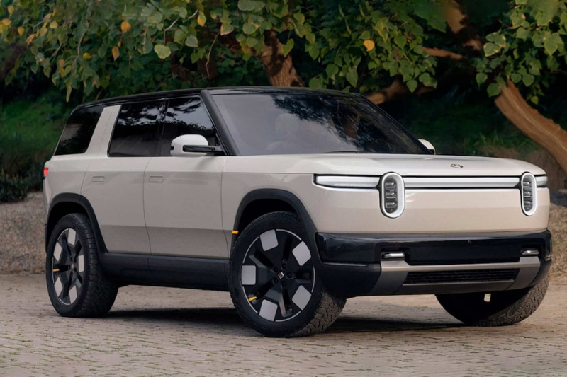 ریویان: خودروهای خودران باید همچون یک منشی کارهای روزمره شما را انجام دهند