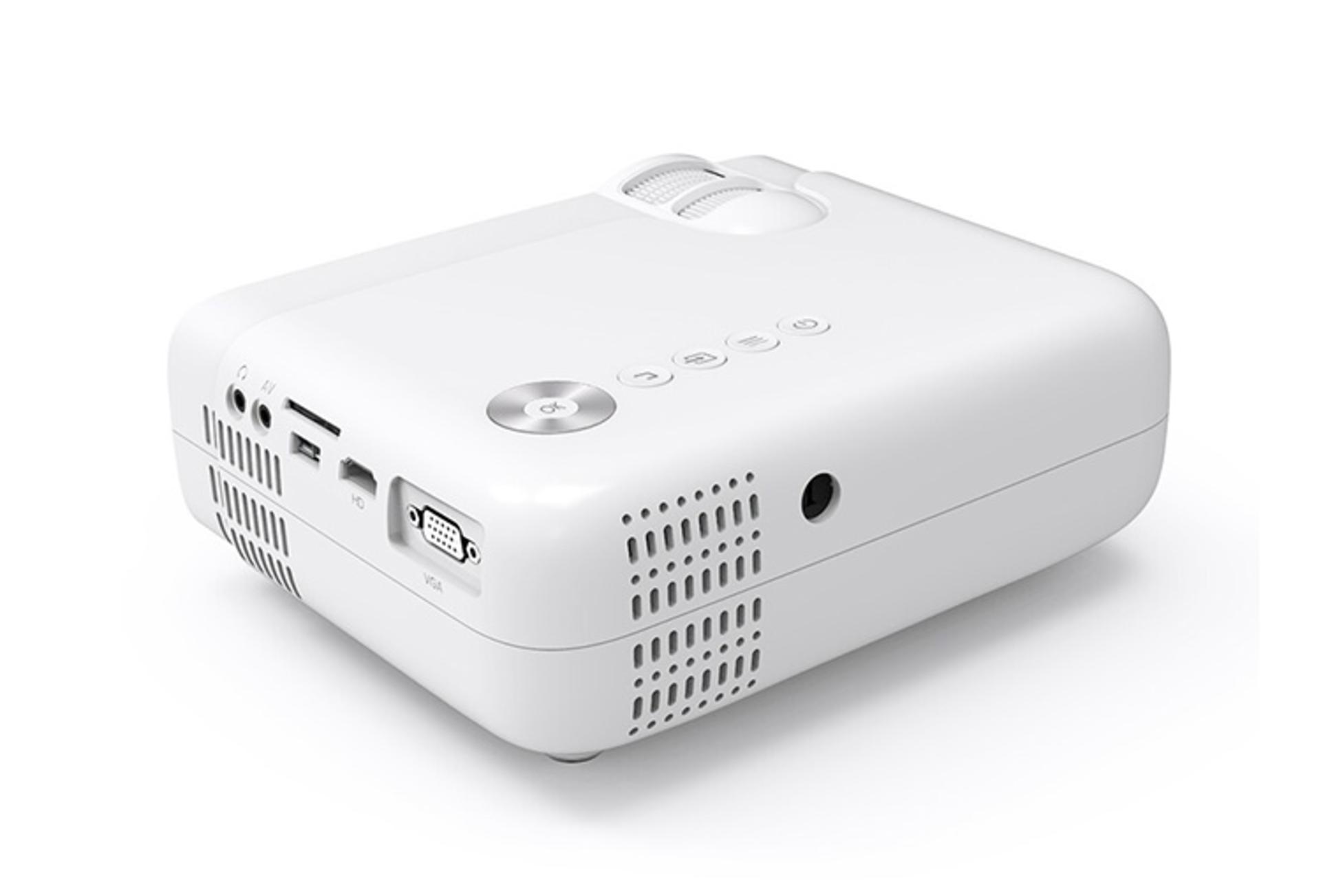 ویدیو پروژکتور وانکیو VANKYO Leisure d30t نمای پشت و درگاه ها