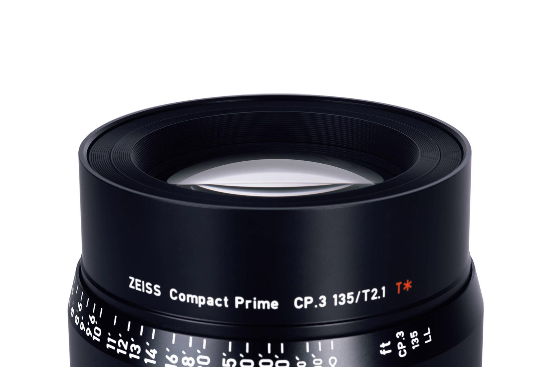 لنز زایس Zeiss 135mm T2.1 CP.3 نمای نزدیک