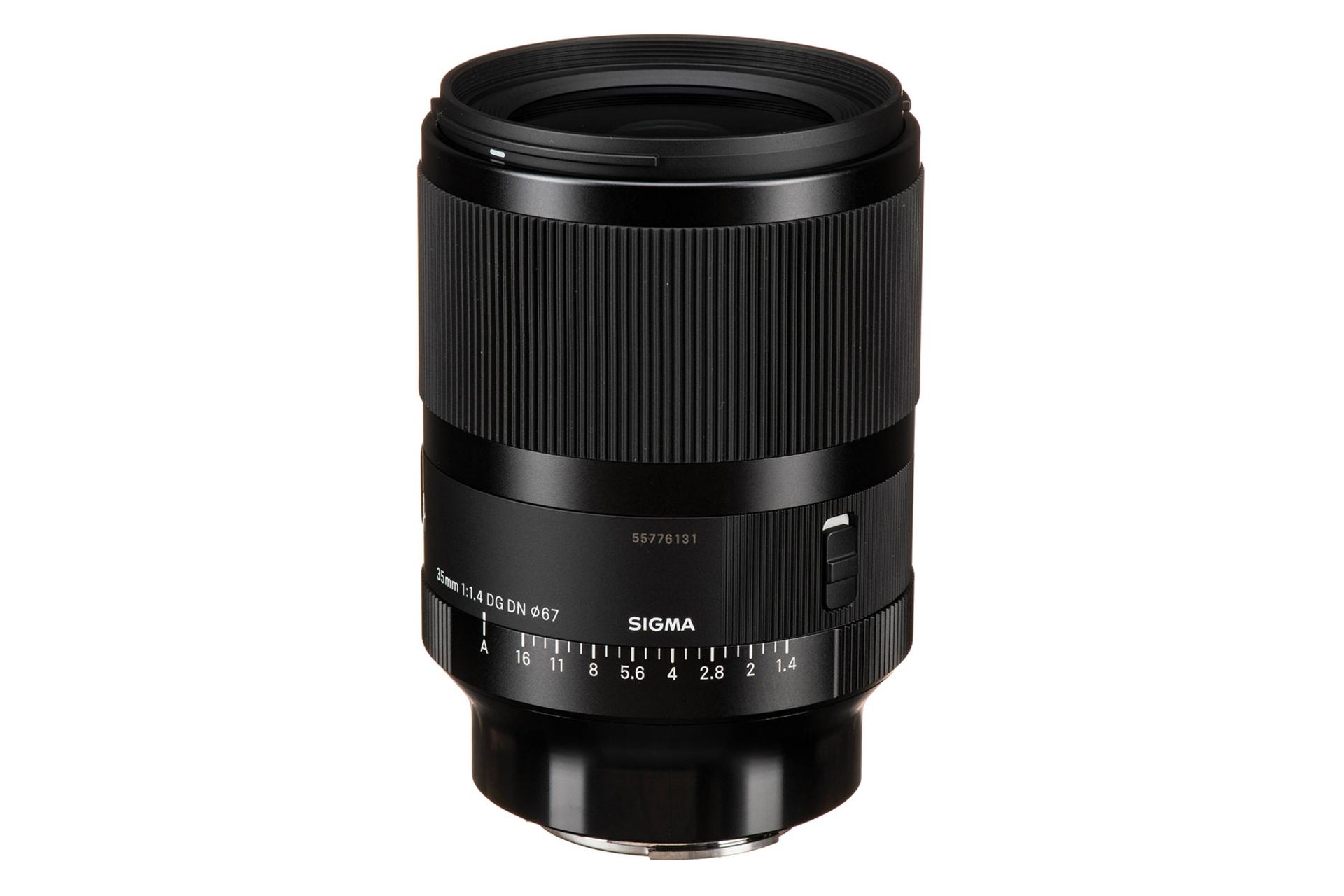 مرجع متخصصين ايران لنز سيگما Sigma 35mm F1.4 DG DN Art نماي جانبي ايستاده