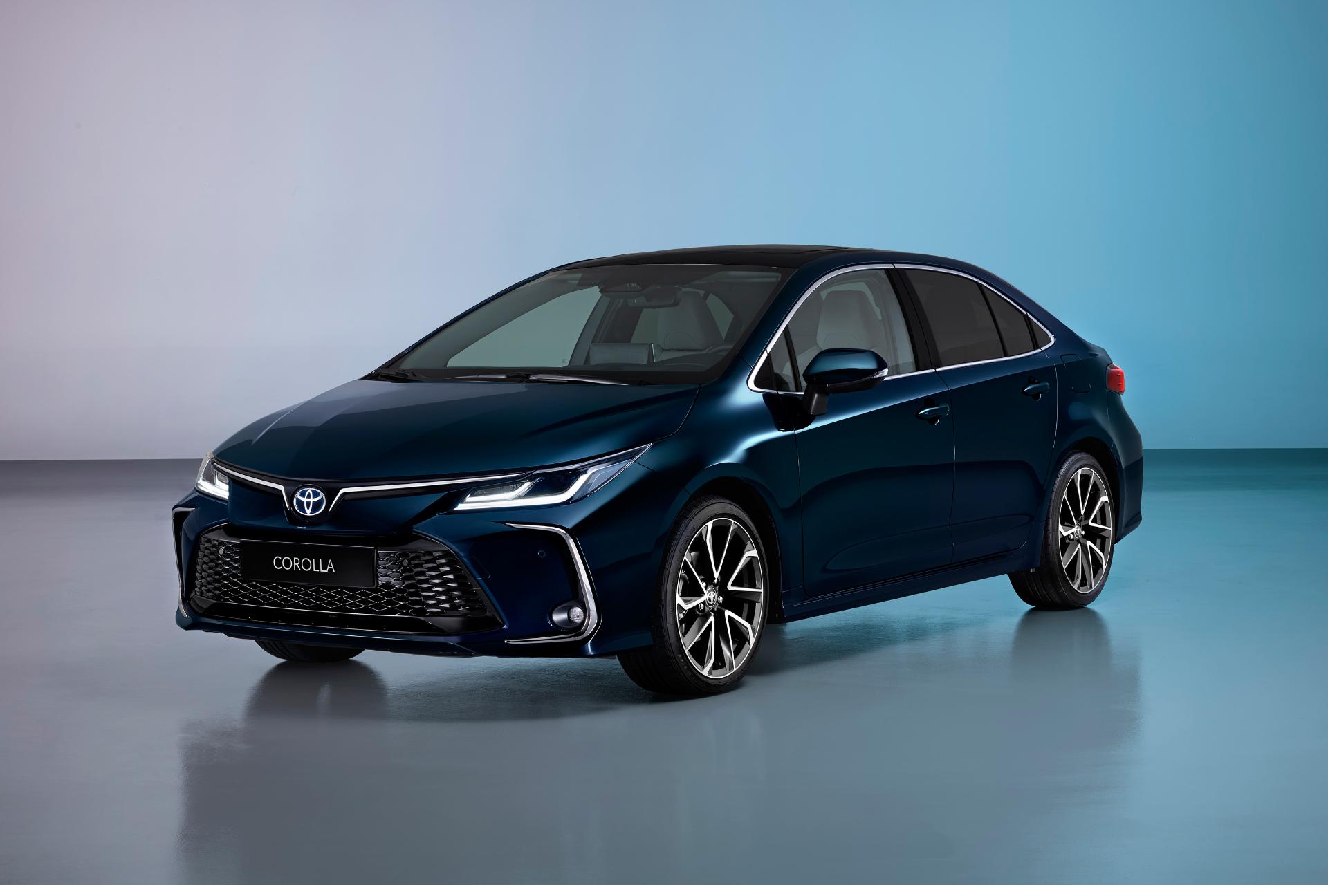 خودرو تویوتا کرولا هیبرید Toyota Corolla Hybrid 2023 نمای جلو و راست