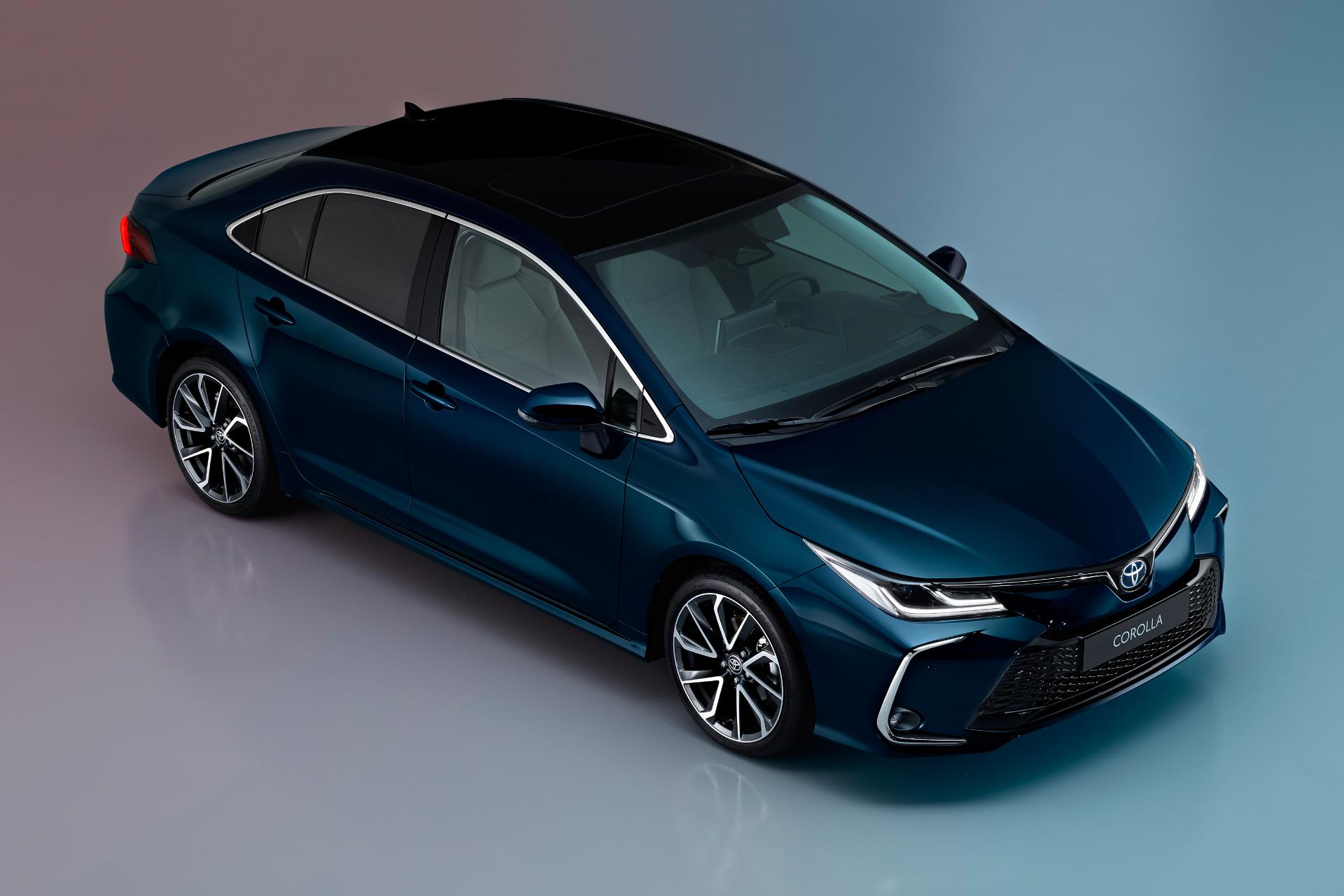 خودرو تویوتا کرولا هیبرید Toyota Corolla Hybrid 2023 نمای بالا و سقف