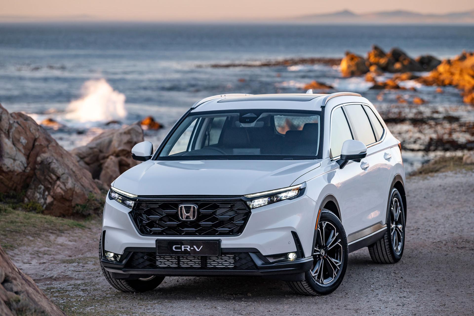 خودرو هوندا Honda CR-V 2024 نمای جلو و چپ رنگ سفید