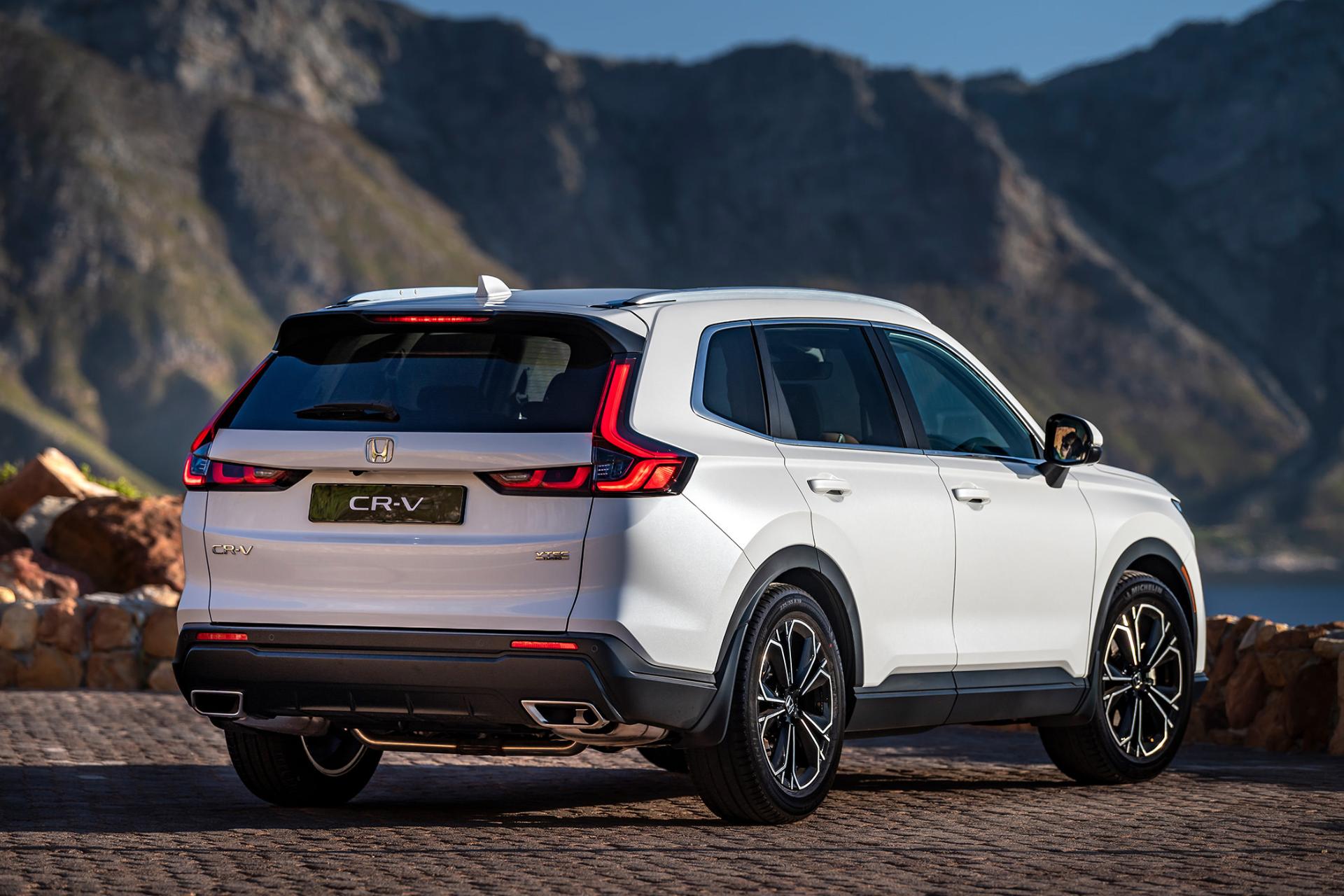 خودرو هوندا Honda CR-V 2024 نمای پشت رنگ سفید