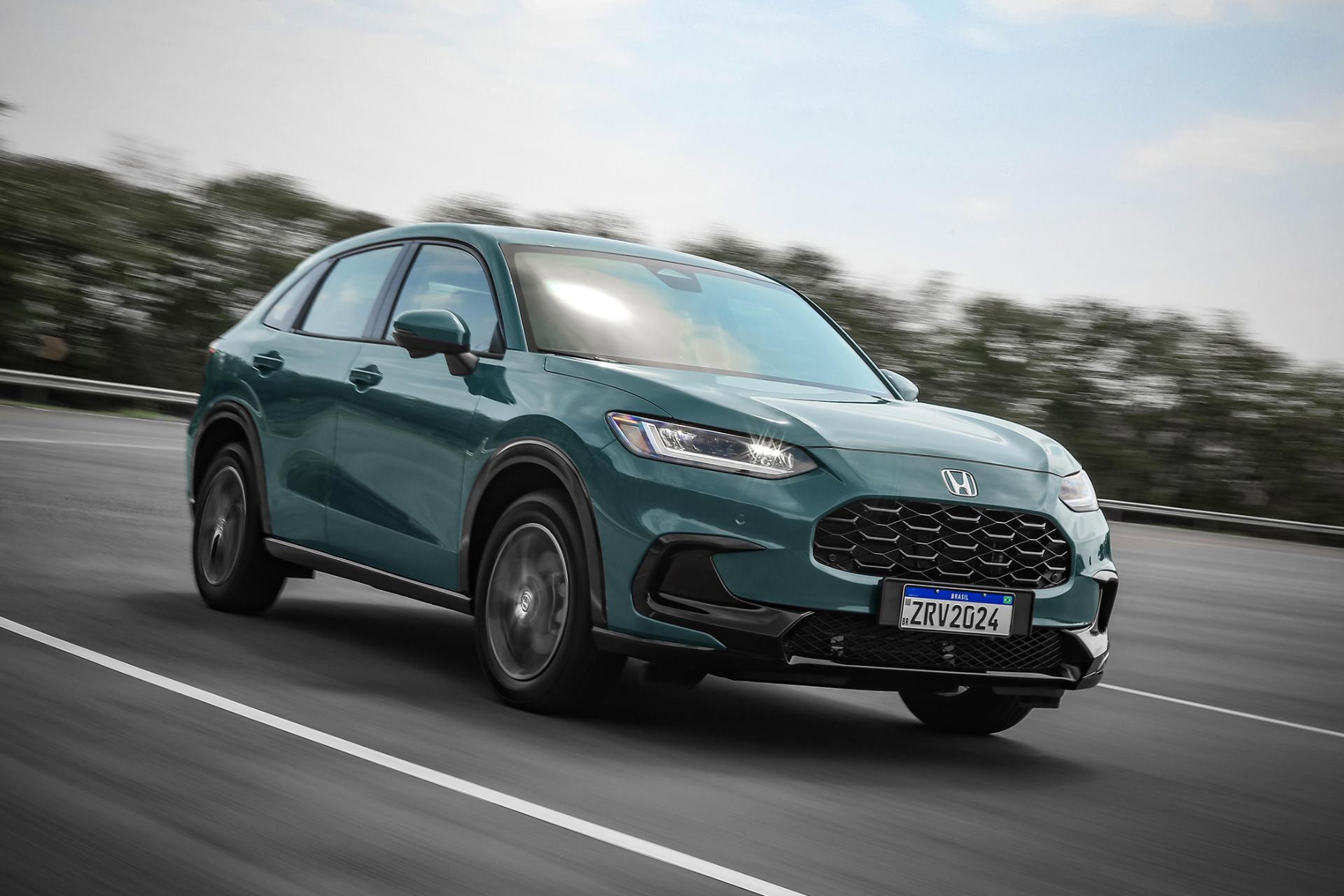 خودرو هوندا Honda ZR-V 2024 نمای جلو در جاده در حال حرکت