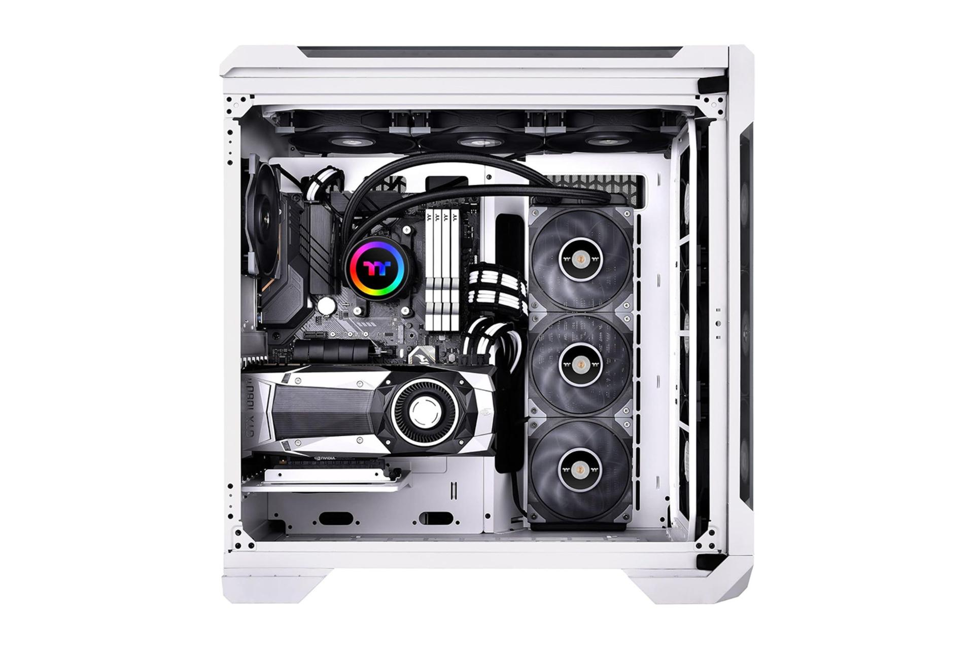 نمای نصب شده و درحال کار خنک کننده مایع ترمالتیک Thermaltake TOUGHLIQUID 360 ARGB Sync All-In-One