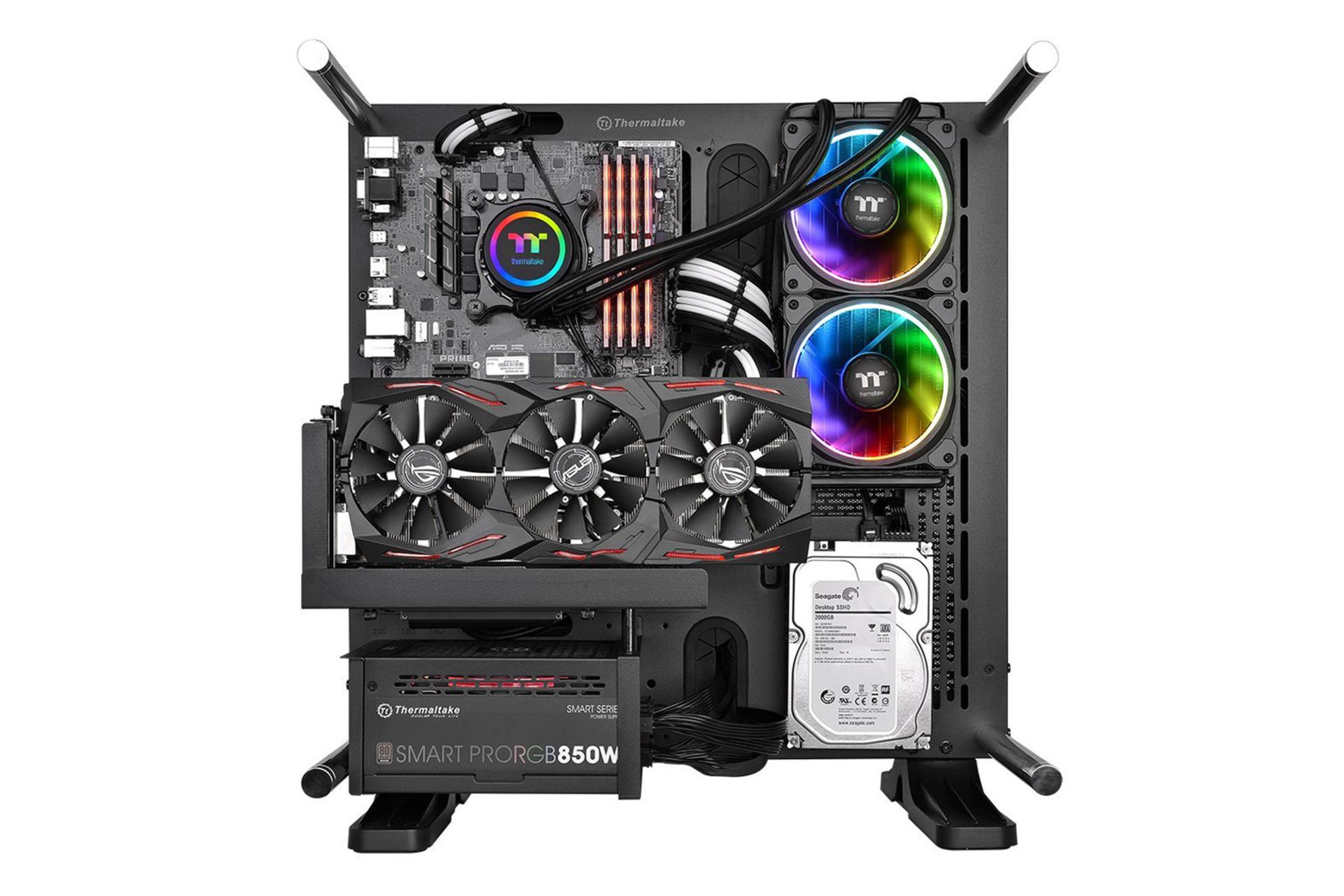 نمای نصب شده و درحال کار خنک کننده مایع ترمالتیک Thermaltake Floe Riing RGB 240 TT Premium Edition