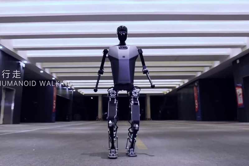این اولین ربات انسان‌نمای تمام‌الکتریکی با سرعت 6 کیلومتربرساعت است