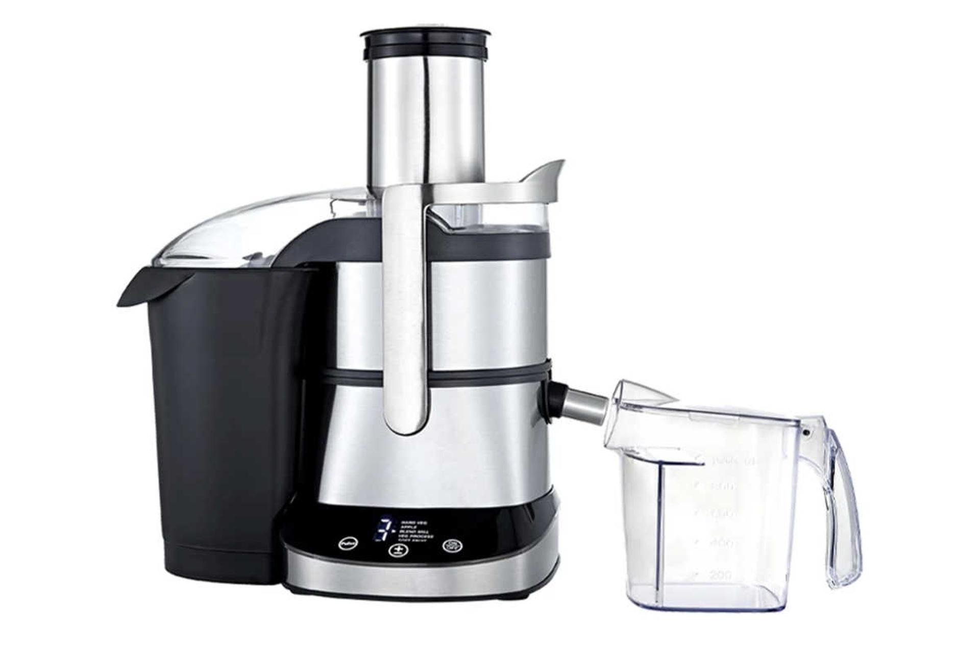 نمای جلوی آبمیوه گیری بیم FP2003 به همراه پارچ