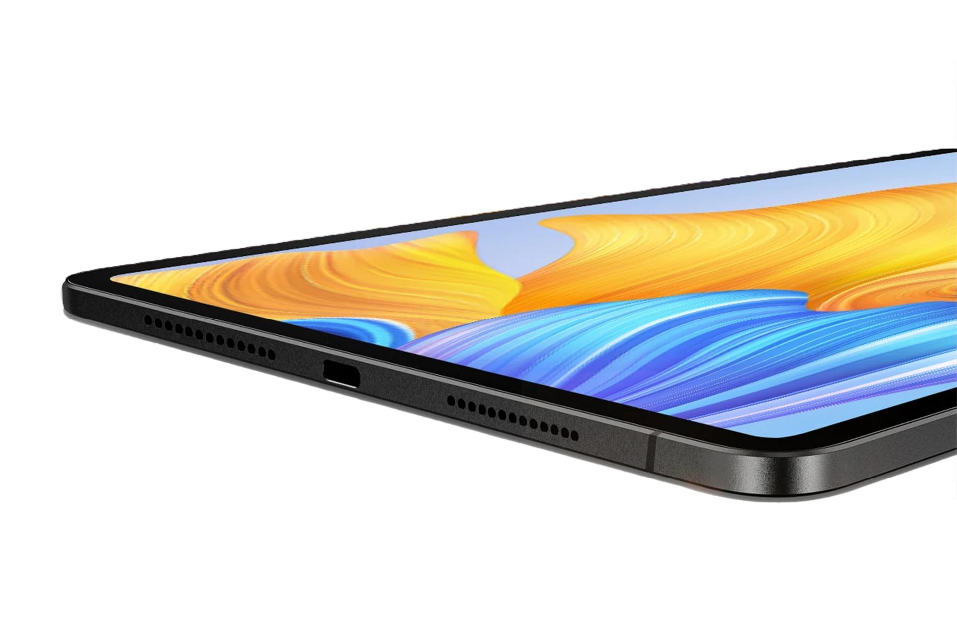 نمای لبه پایینی تبلت اسکال ELITE 1 بلک ویو / Blackview Oscal ELITE 1 با تمرکز روی درگاه و حفره های اسپیکر