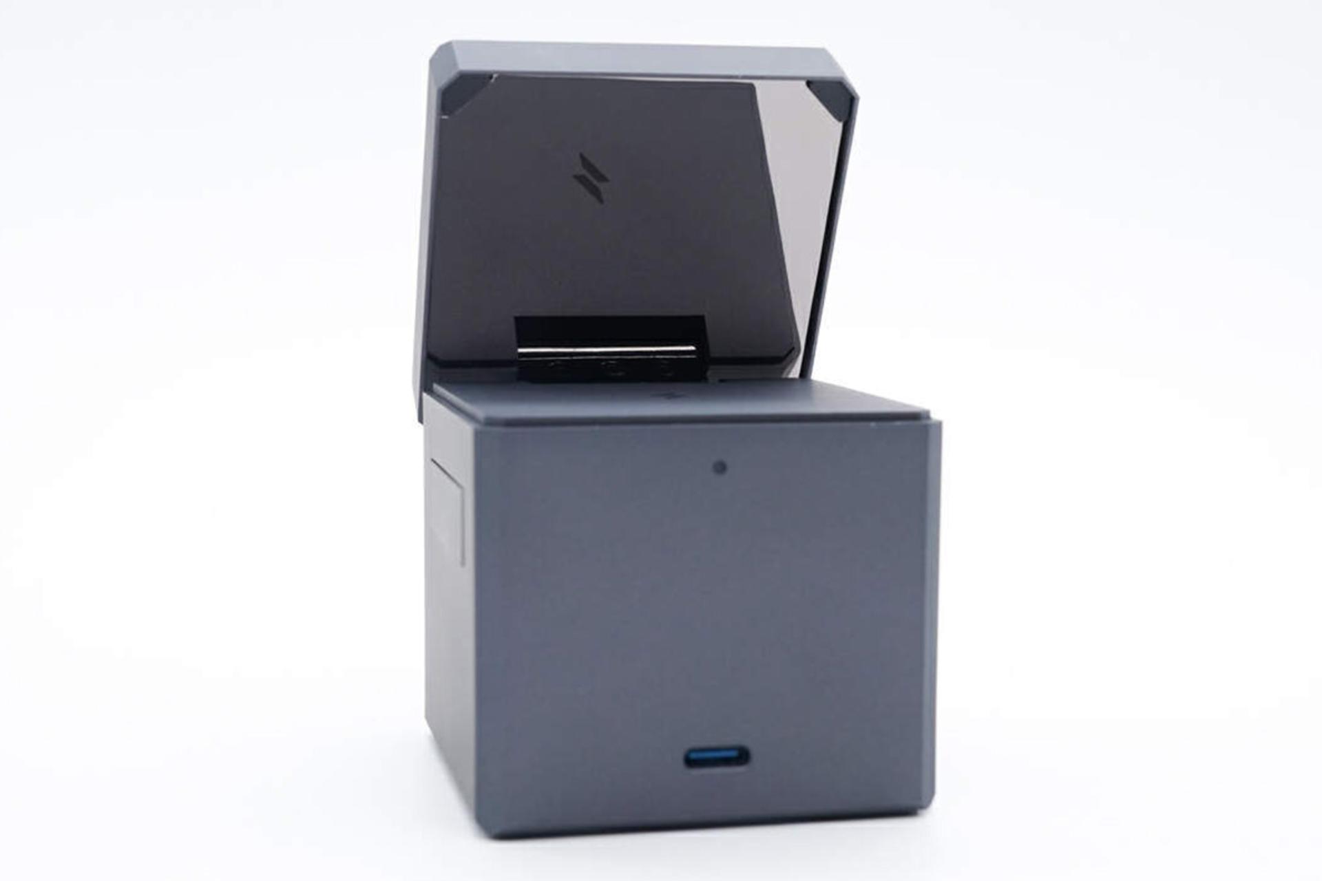 نمای پورت اتصال به برق شارژر مکعبی انکر مدل-Anker MagSafe 3-in-1 Y1811