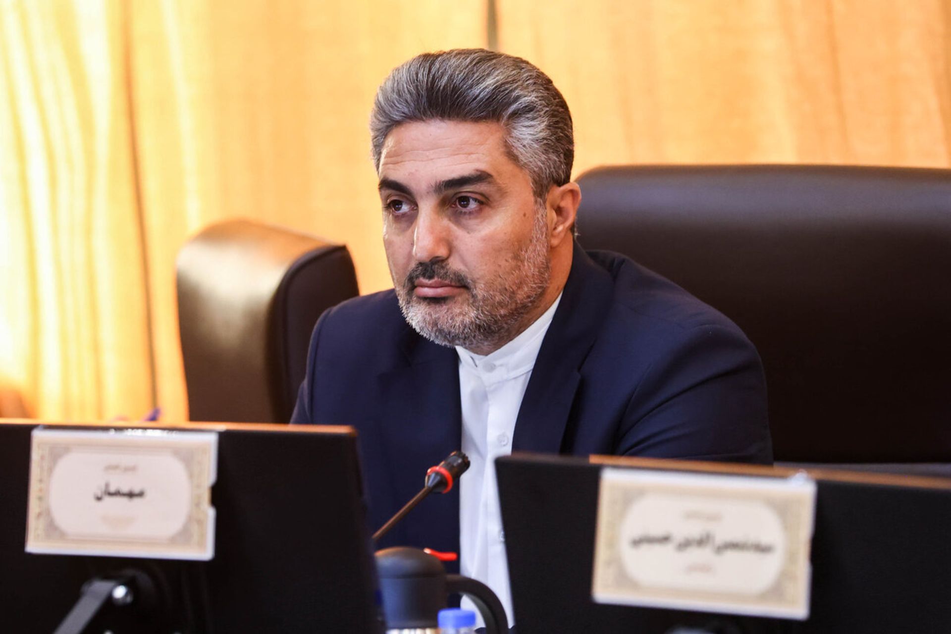 نماینده مجلس: رشد اقتصادی ۸ درصدی با تورم و رکود محقق نمی‌شود