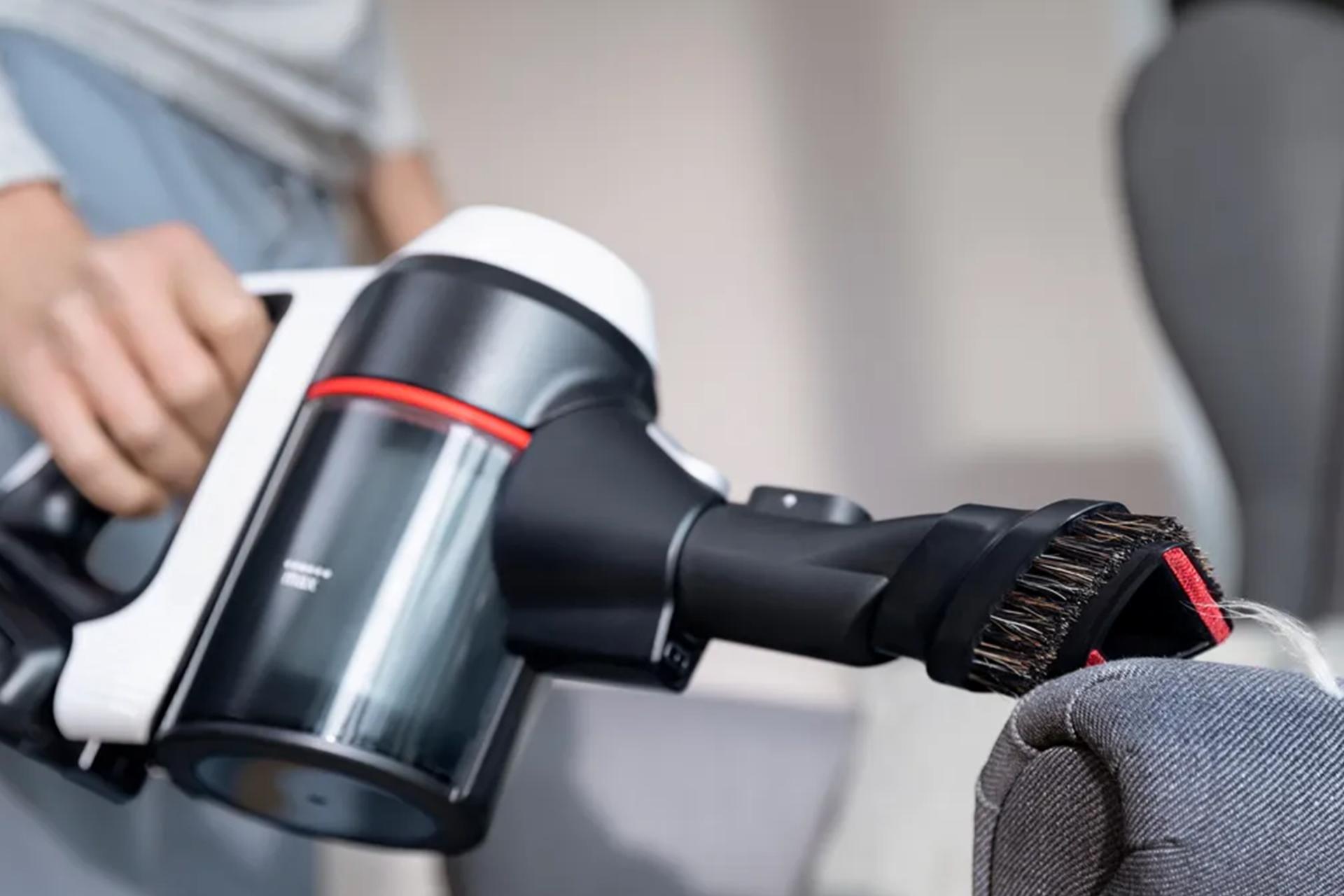 جارو شارژی بوش مدل BCS711XXL امکان تمیز کردن مبلمان
