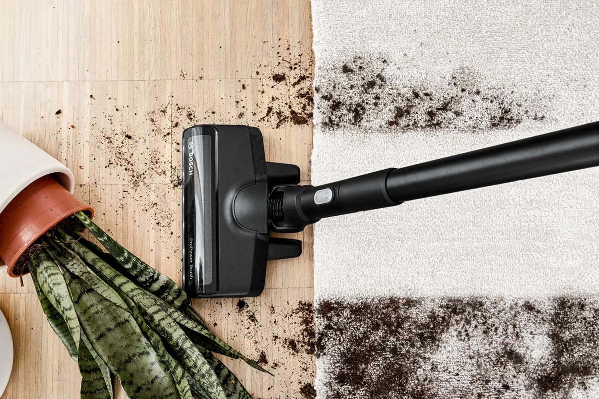 جارو شارژی بوش مدل BCS8225POW دارای نازل کوچک برای جمع آوری گرد و غبار از سطوح پارکت