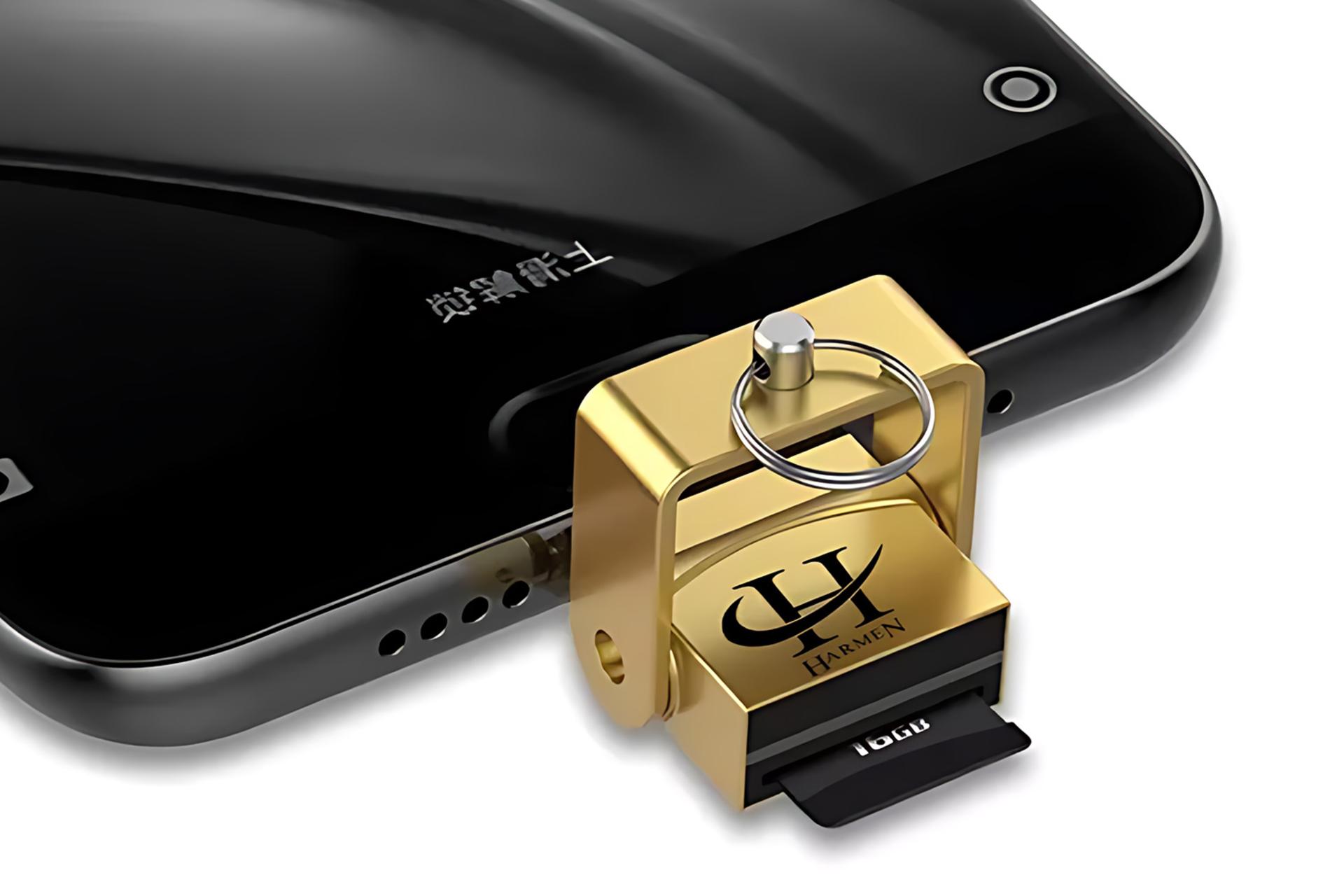 کارت خوان هارمن HARMEN USB-C KEYCHAIN متصل به موبایل