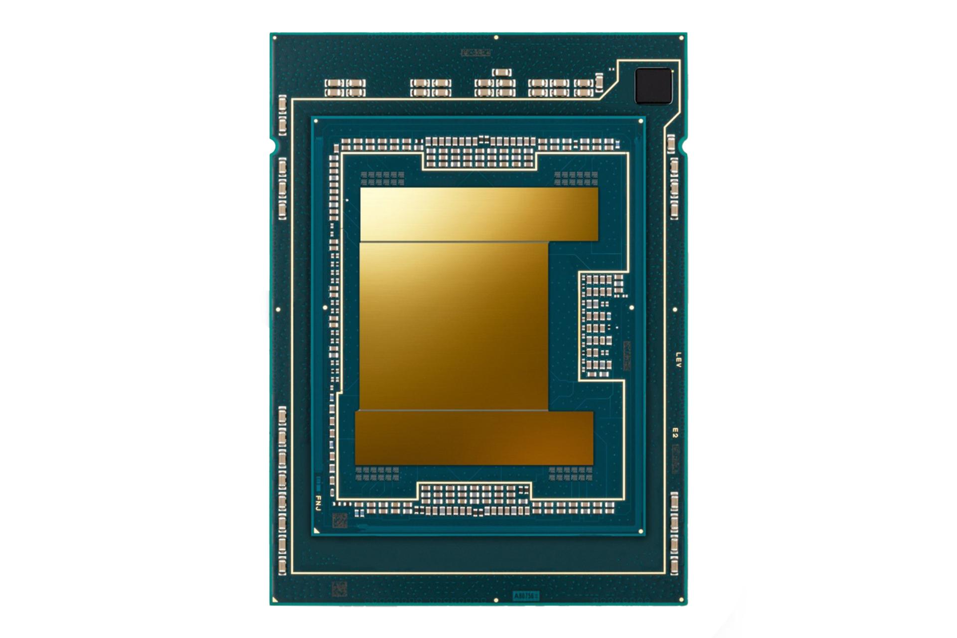 نمای Die shot پردازنده اینتل Xeon 6710E با نمایش اجزای داخلی پردازنده