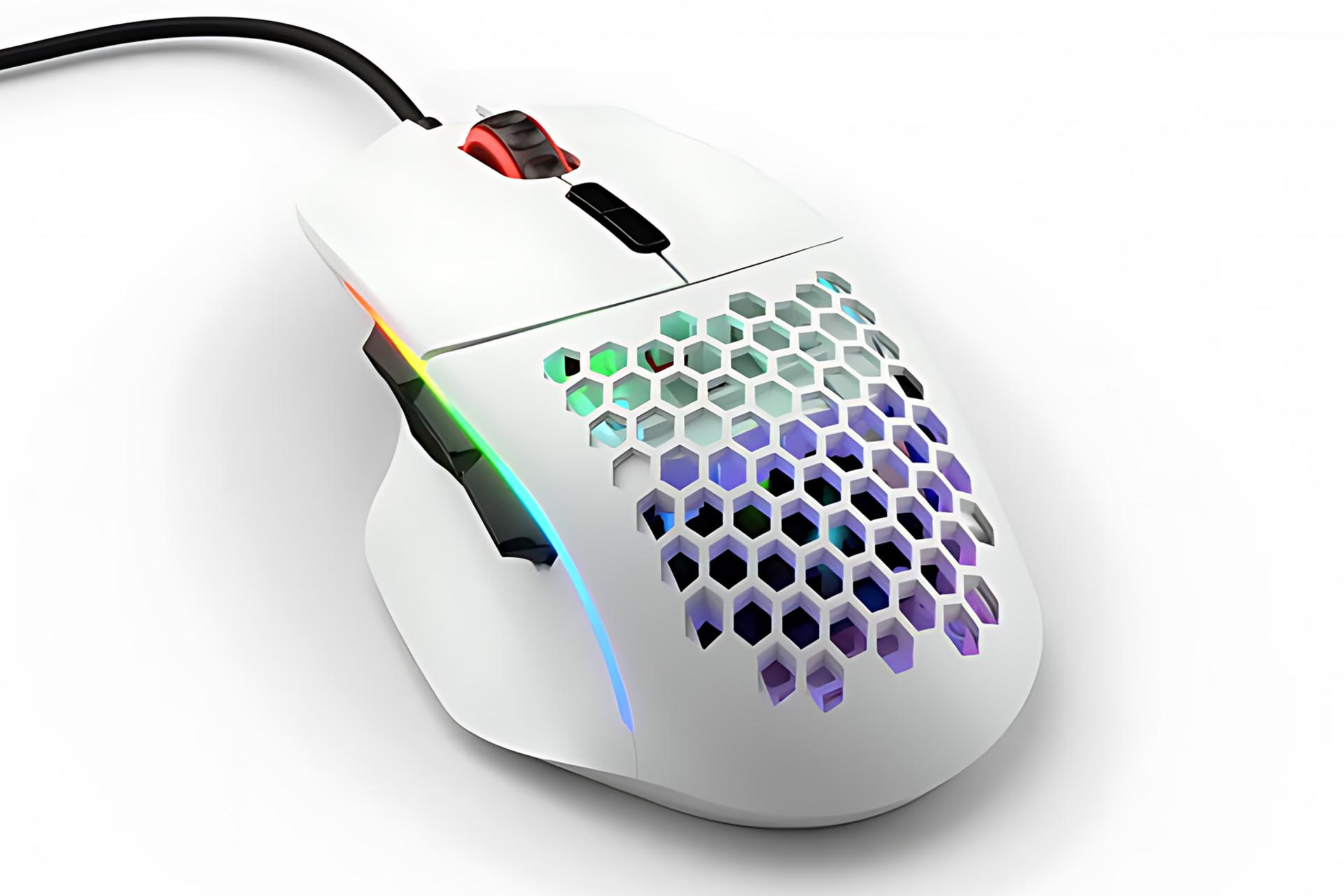 نمای کناری ماوس گلوریوس Glorious I